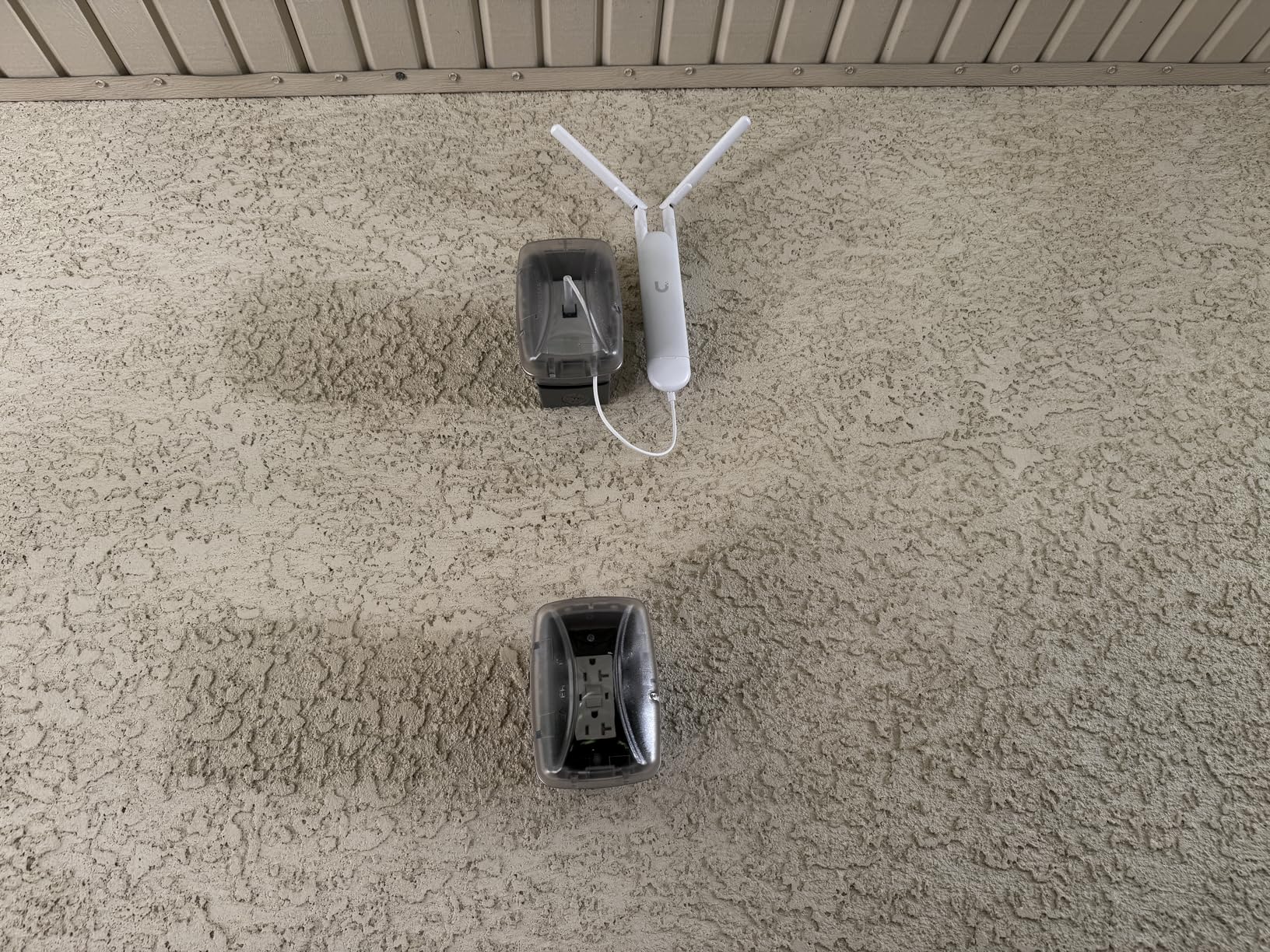 Klein Tools 56335 Flat Steel Electrical Fish Tape, 25-Foot 1/4-Inch Wide Spring Steel Tape, Slim Plastic Tip, Laser Etched 1-Foot Markings customer photo 2