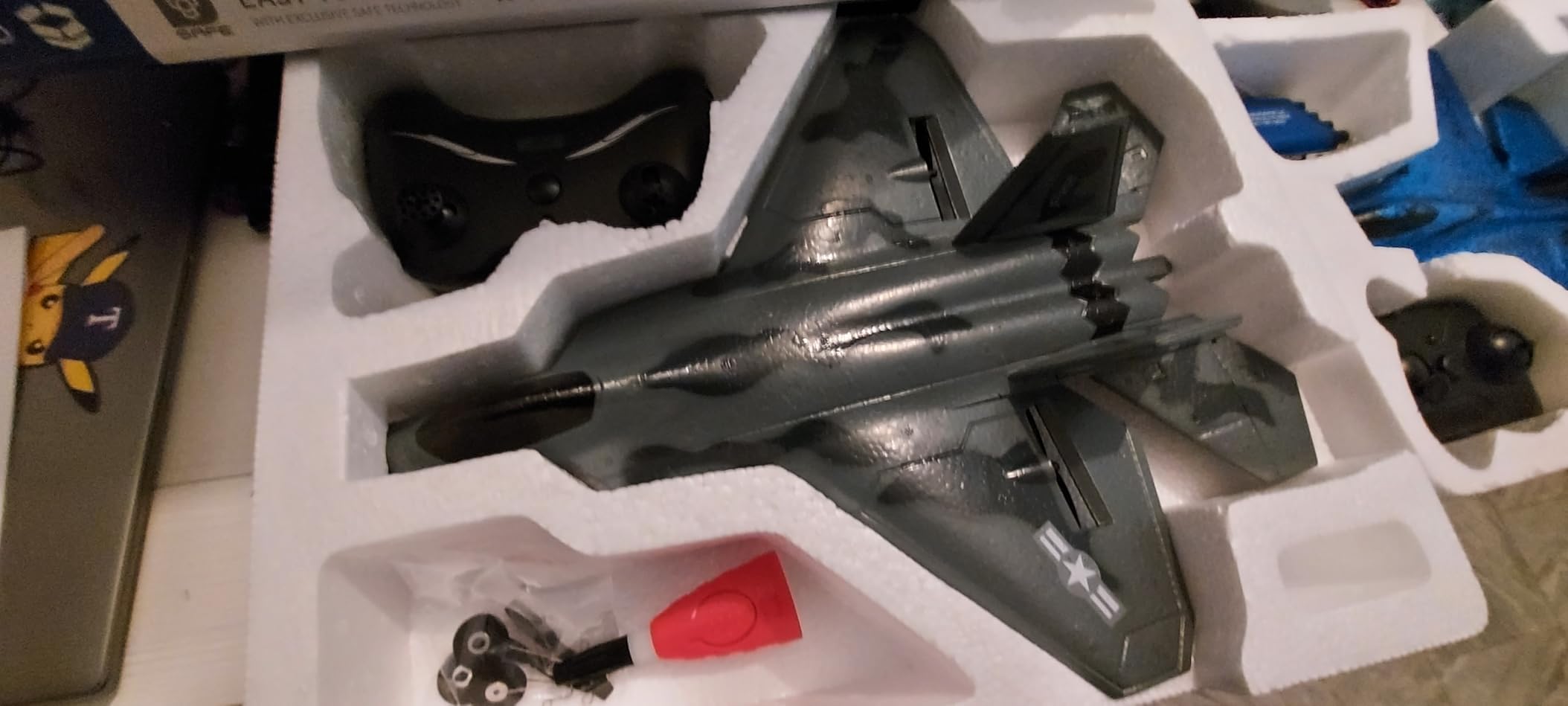 2 CH RC Airplane, F-22 Plane Ready to Fly, 2.4GHz Remote Control, Easy to Fly RC Glider for Kids & Beginners customer photo 2