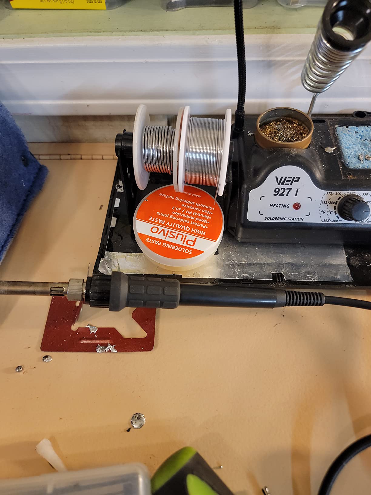 Plusivo Solder Wire and Rosin Paste Flux Kit - 60-40 Tin Lead Rosin Core Solder Wire (1mm, 100g) and Rosin Paste Flux for PCB Electrical Soldering and DIY customer photo 2