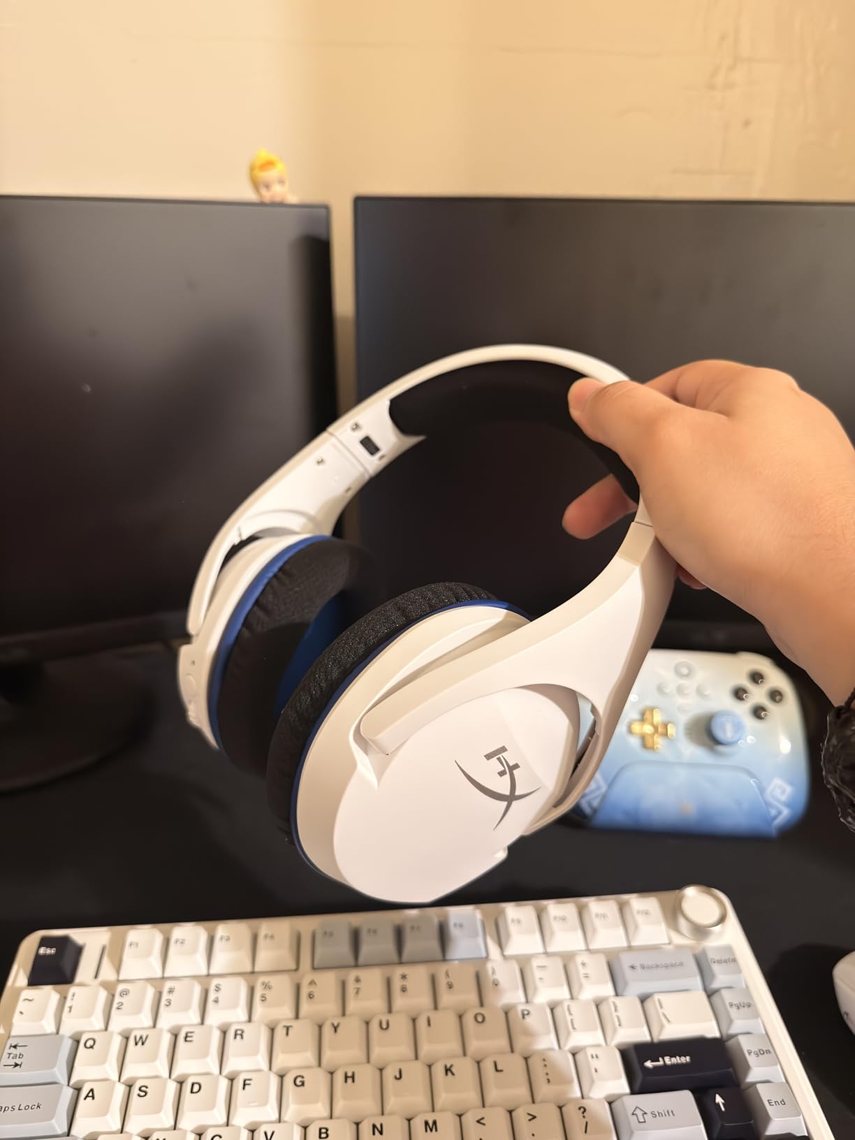 HyperX Cloud Stinger Core Wireless Gaming Headset - Lightweight, Durable Steel Sliders, Noise-Cancelling Microphone customer photo 1