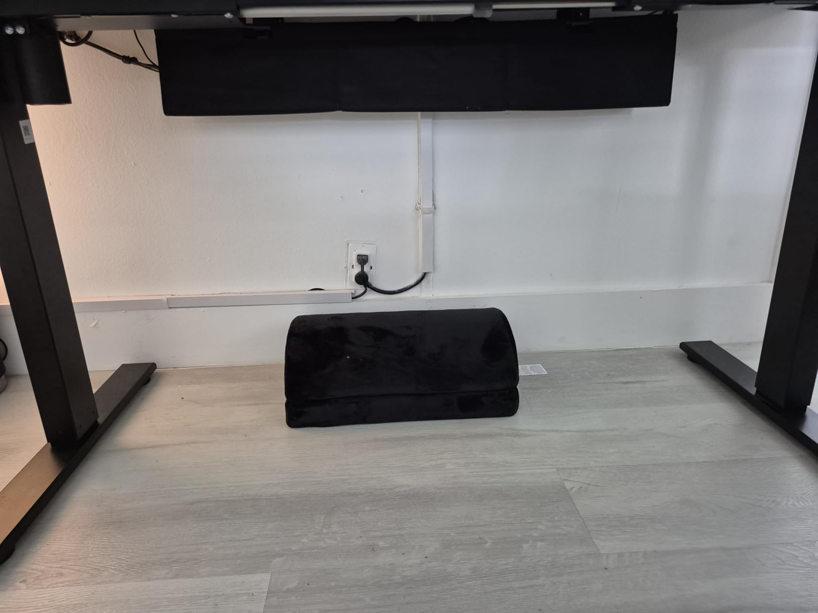 ComfiLife Foot Rest for Under Desk at Work - Adjustable Height Memory Foam Foot Stool for Under Desk, Office Chair & Gaming Chair - Ergonomic Footrest for Back & Hip Pain Relief (Black) customer photo 2