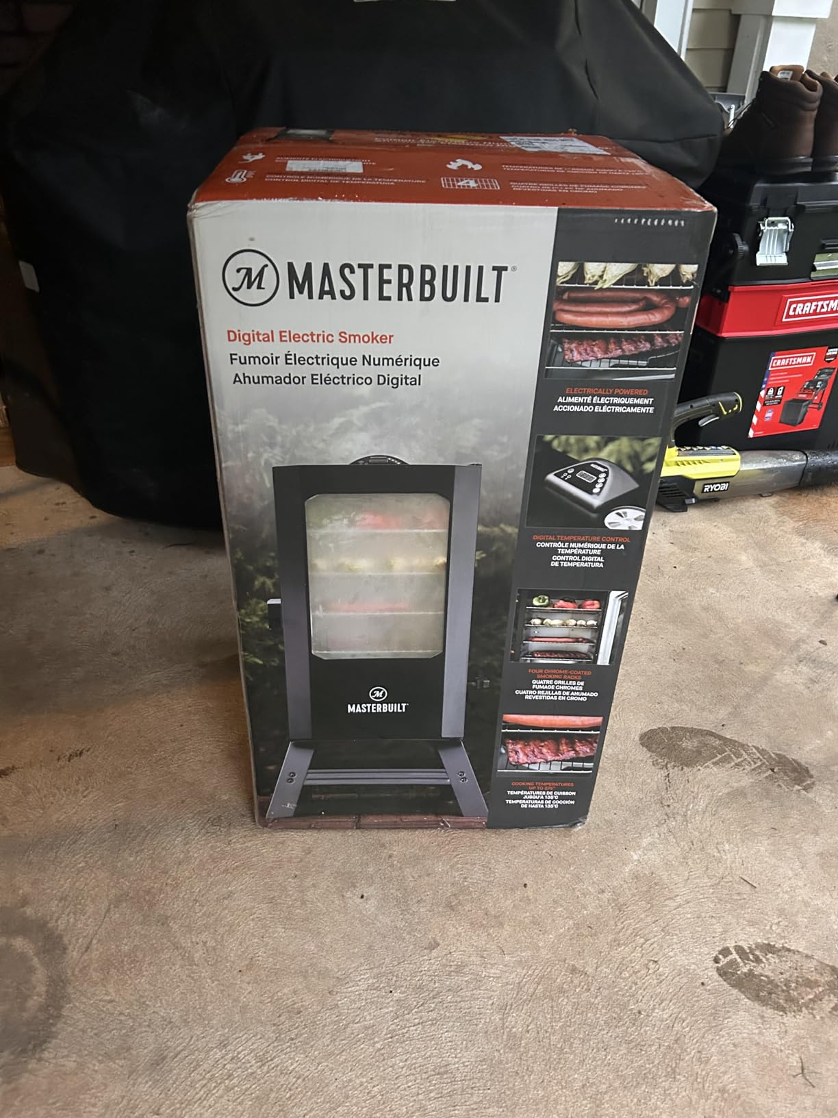 Masterbuilt 30-inch Digital Electric Vertical BBQ Smoker with Leg Kit, Side Wood Chip Loader and 710 Cooking Square Inches in Black, Model MB20070421 customer photo 2