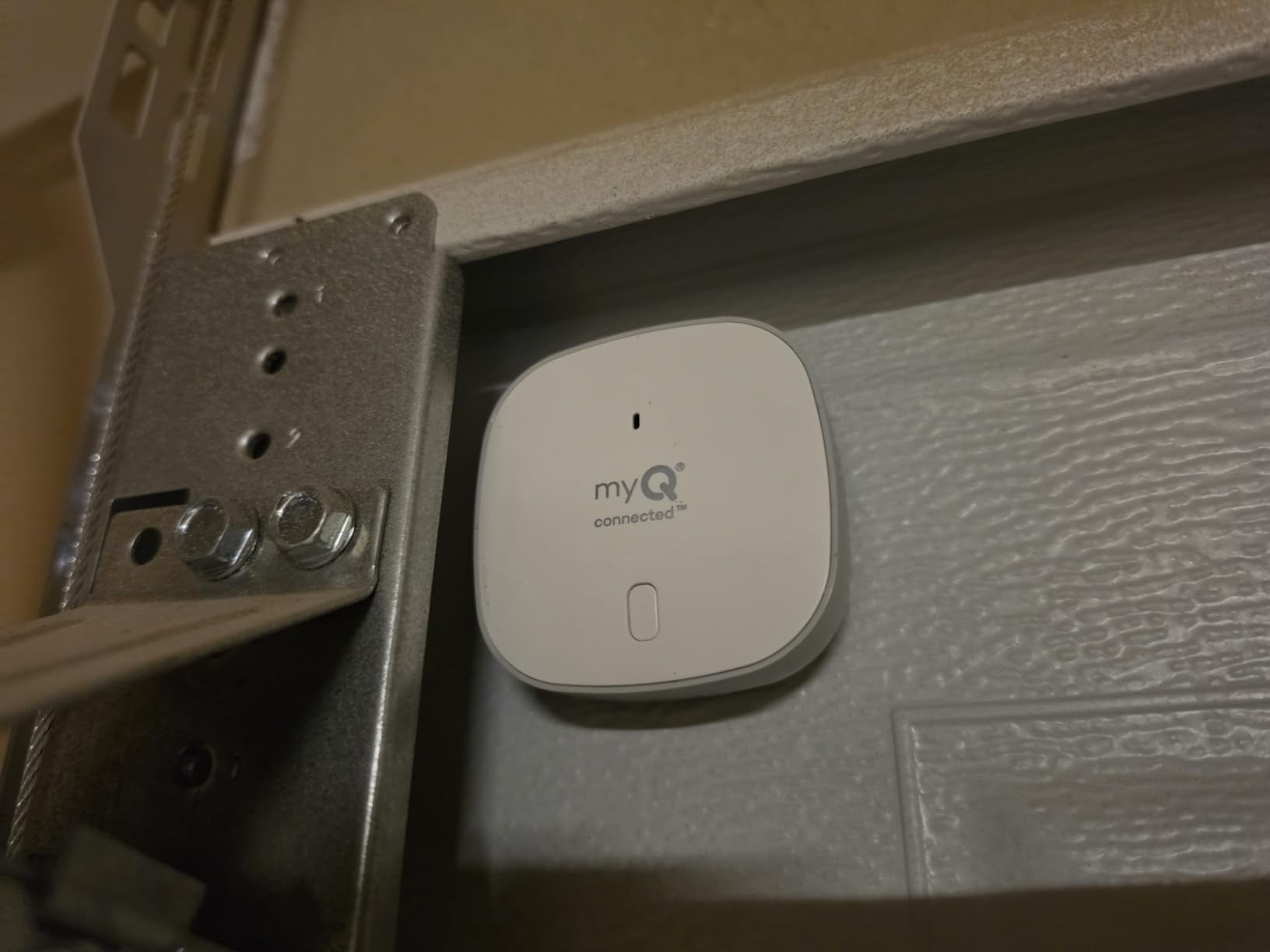 CHAMBERLAIN Smart Garage Control - Wireless Garage Hub and Sensor with Wifi & Bluetooth - Smartphone Controlled, myQ-G0401-ES, White customer photo 2