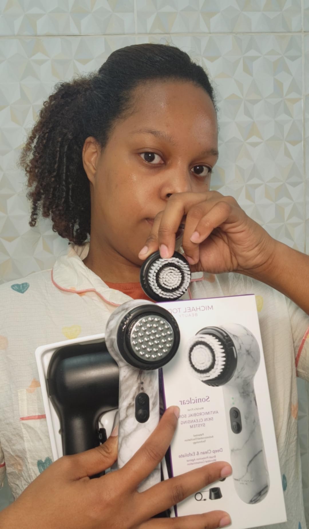 Michael Todd Beauty Soniclear Allure 2024 Best of Beauty Winner Facial Cleansing + Exfoliation Brush System with Antimicrobial Protected Bristles, 4 speeds, Serum Infusion Head + Travel Case customer photo 2