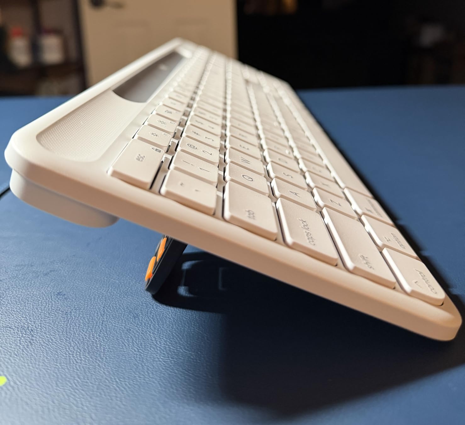 ESC Flip PRO Adjustable Keyboard Stand (3rd Gen) - Extendable Width for 100% Stability on Full-Size & Compact Keyboards - Reusable Micro-Suction Grip (Washable & No Glue) - Portable Folding Legs for Laptop & PC customer photo 2