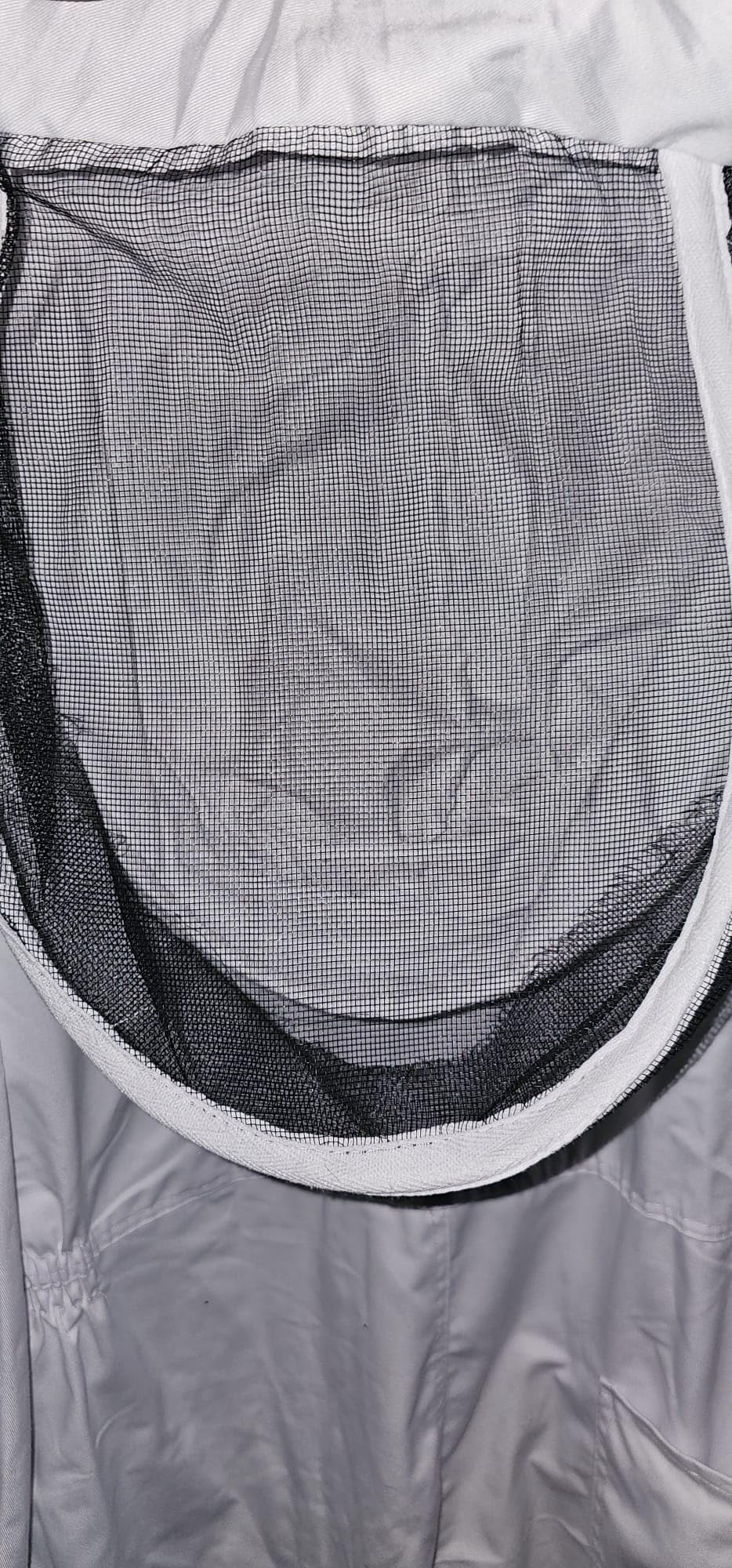 LONGADS Professional Bee Suit for Men and Women, Full Body Beekeeping Suit with Gloves & Protective Round Veil, Size XL (Fits 65-69 Inches / 5'5