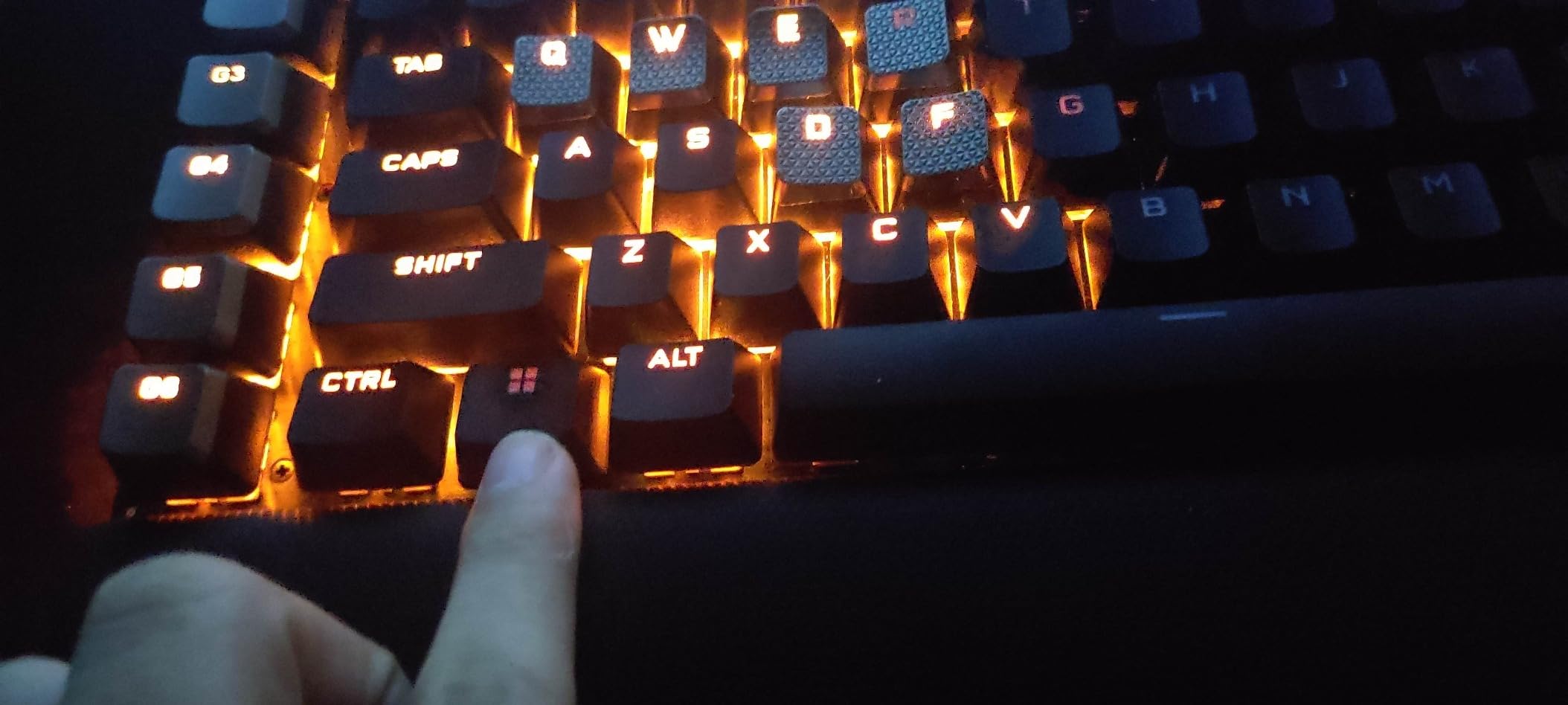 Corsair K100 RGB Mechanical Gaming Keyboard - Cherry MX Speed RGB Silver Keyswitches - PBT Double-Shot Keycaps, iCUE Compatible customer photo 1