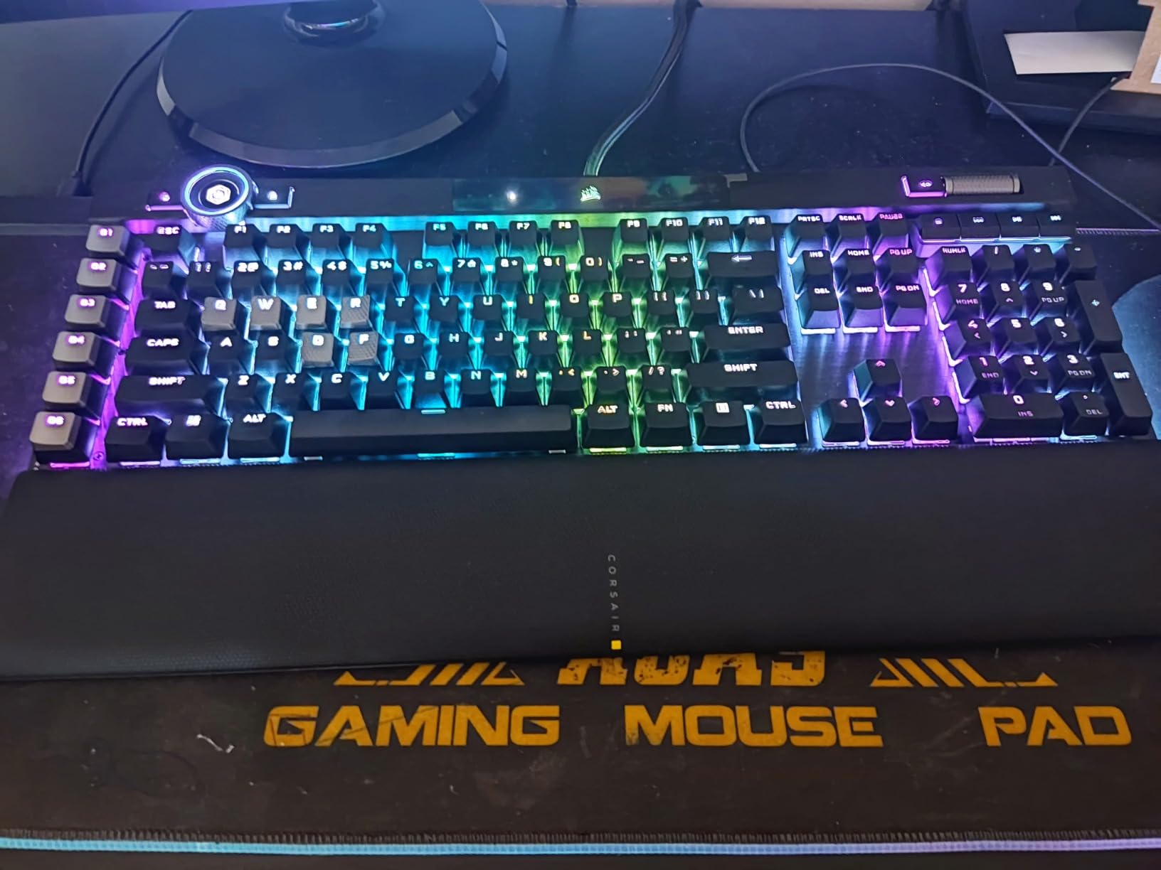 Corsair K100 RGB Mechanical Gaming Keyboard - Cherry MX Speed RGB Silver Keyswitches - PBT Double-Shot Keycaps, iCUE Compatible customer photo 2
