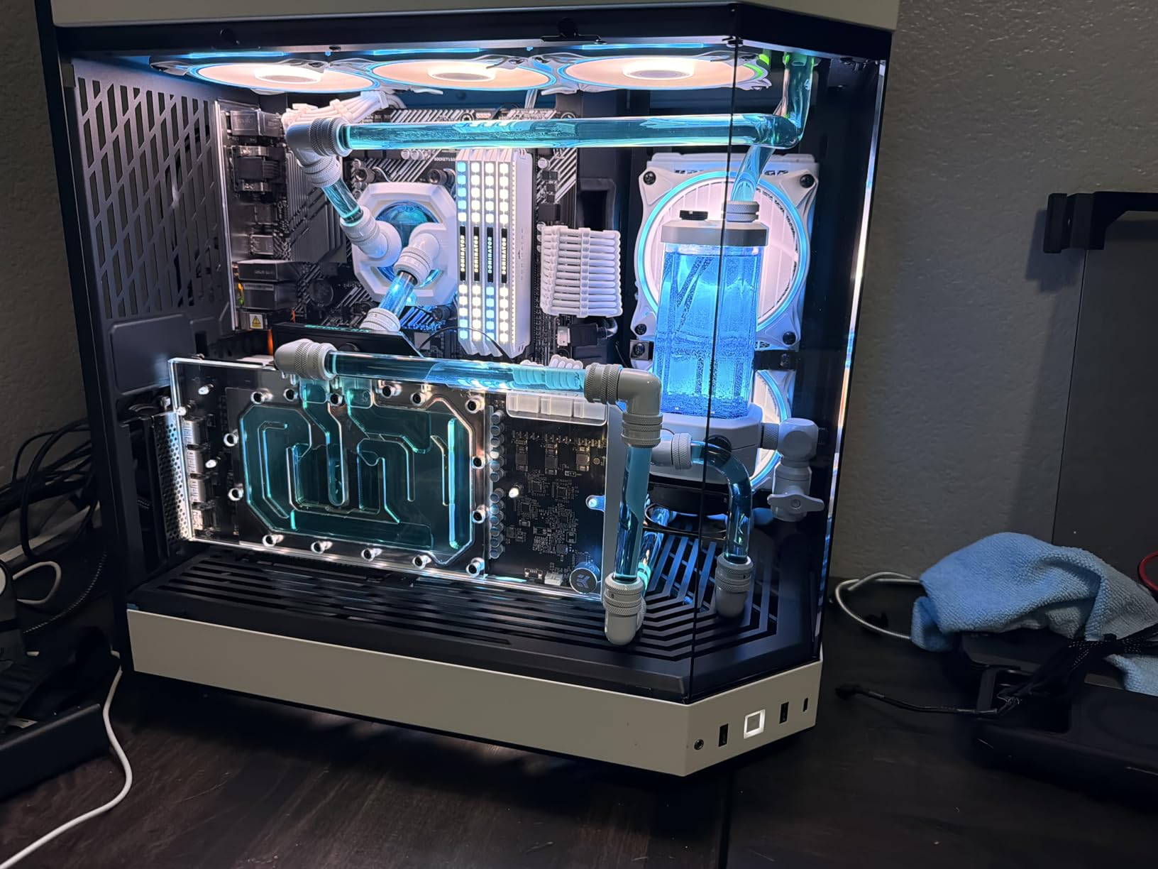 CORSAIR Hydro X Series, XL8, Performance Coolant, 1L, Clear customer photo 2