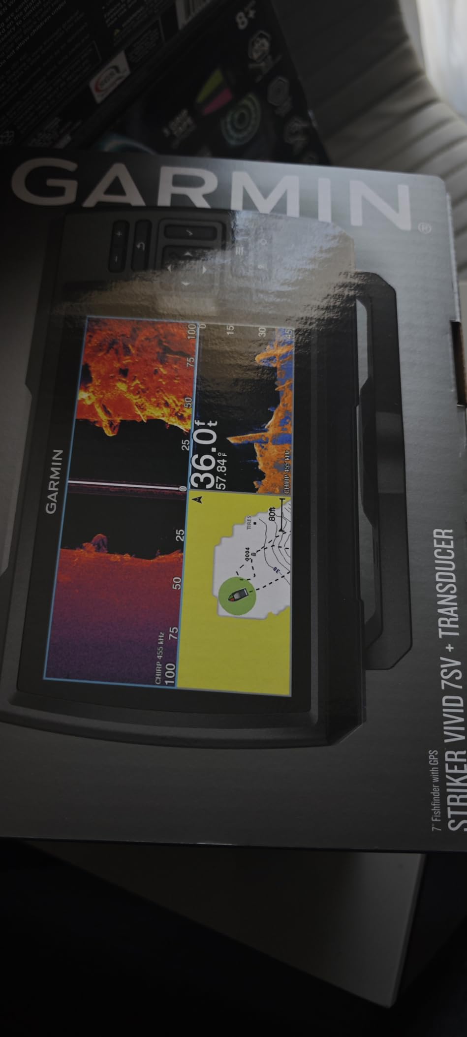 Garmin Striker Vivid 7sv, Easy-to-Use 7-inch Color Fishfinder and Sonar Transducer, Vivid Scanning Sonar Color Palettes (010-02553-00) customer photo 1