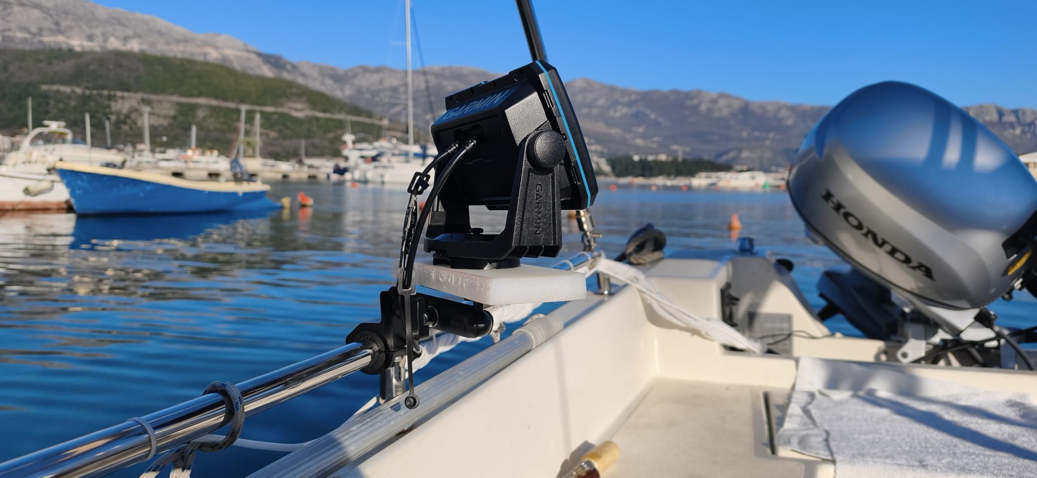 Garmin Striker Vivid 5cv, Easy-to-Use 5-inch Color Fishfinder and Sonar Transducer, Vivid Scanning Sonar Color Palettes (010-02551-00) customer photo 2