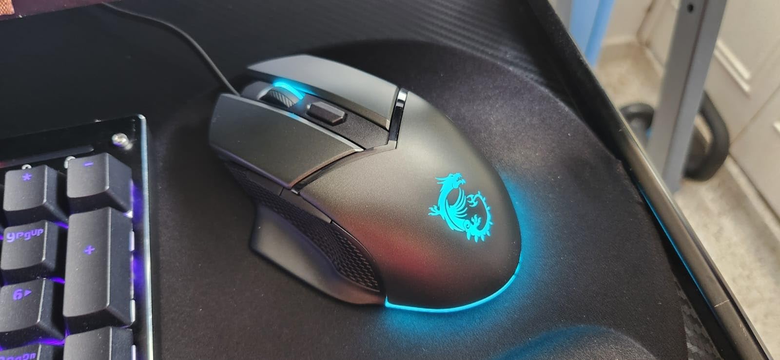 MSI Clutch GM20 Elite Gaming Mouse, 6400 DPI, 20M+ Clicks OMRON Switch, Optical Sensor, Adjustable Weights, Ergonomic Right Hand Design, RGB Mystic Light customer photo 1