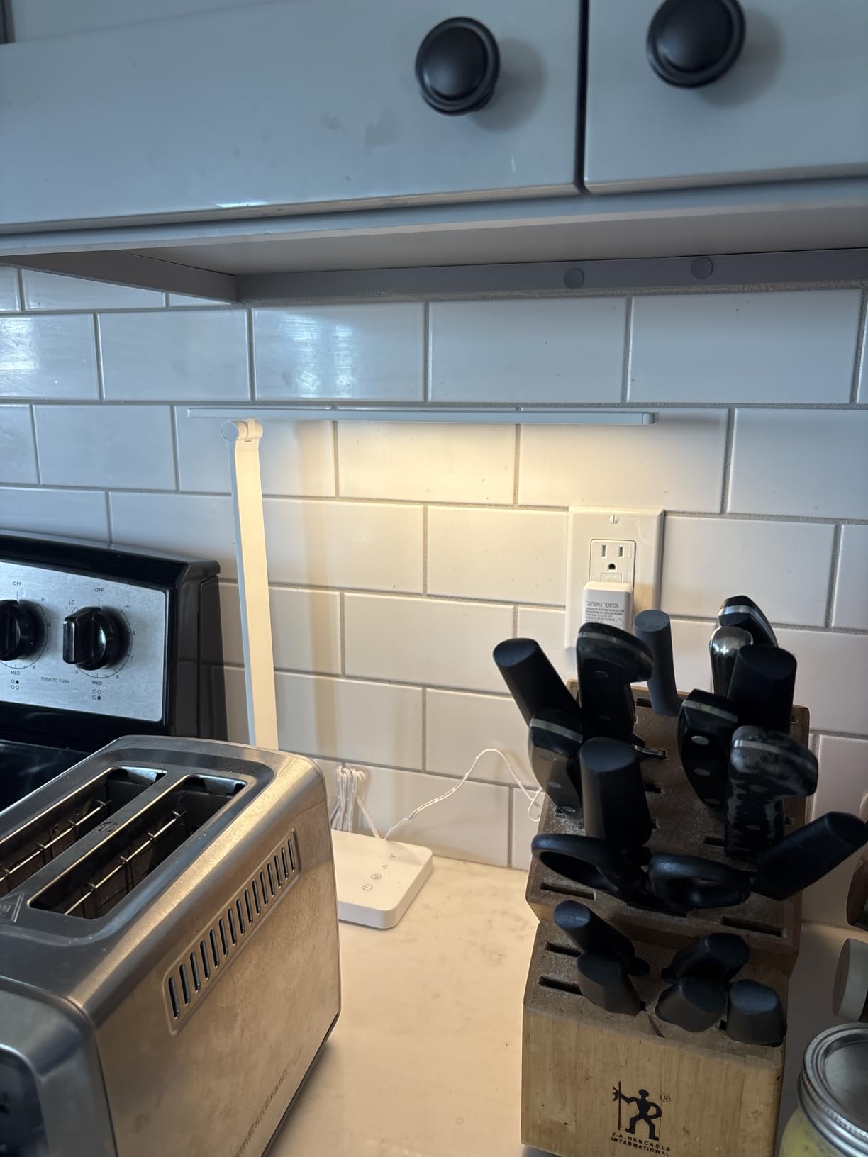 Lepro LED Desk Lamp, Metal Desk Light 9.5W 800lm, Forbes Vetted Best Task Lamp, 5 Color Modes 5 Brightness Level, Dimmable Home Office Desktop Lamp for Reading, Crafting, Sewing, Puzzle, Nail, White customer photo 2