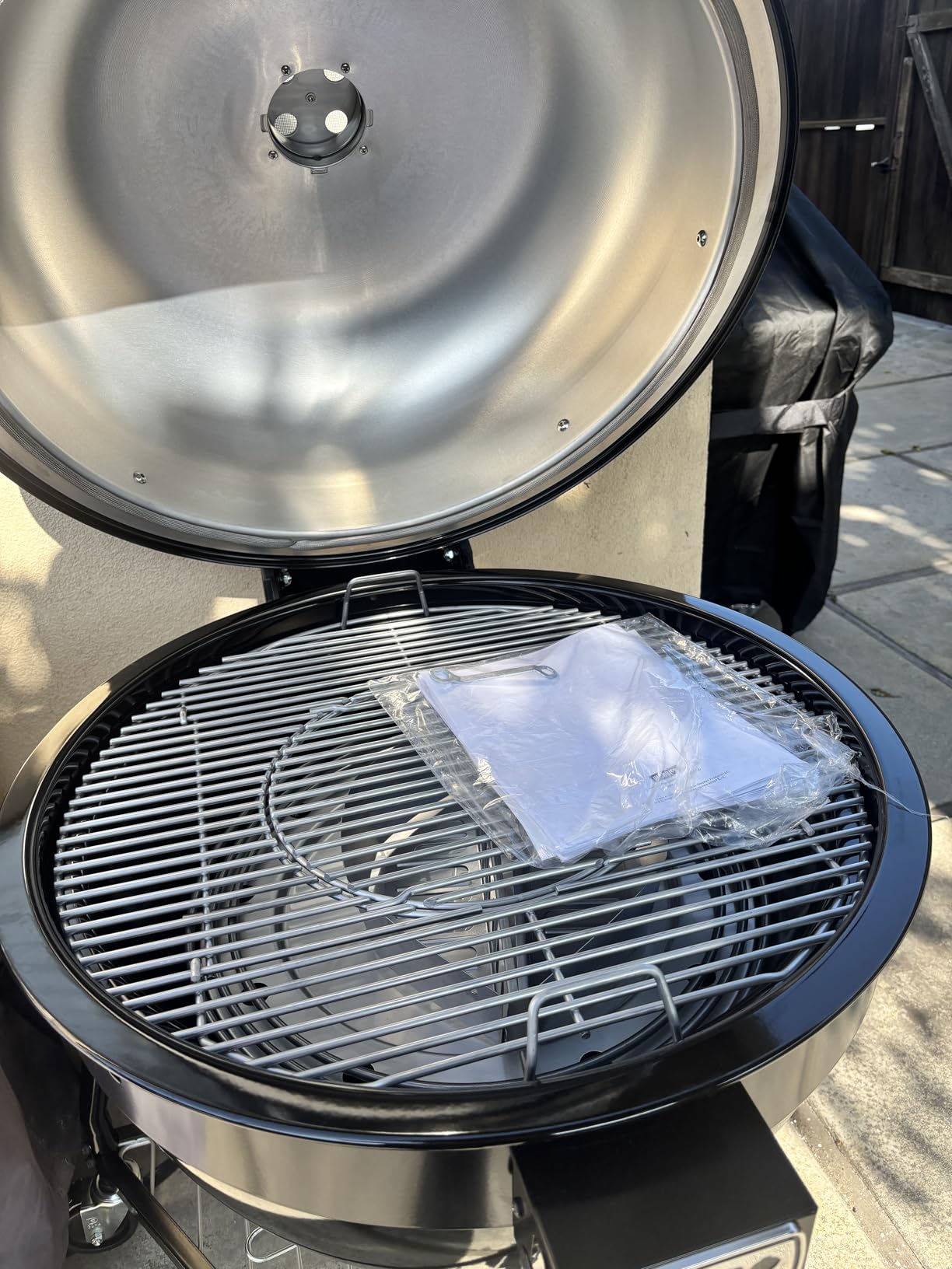 Weber Summit Kamado E6 Charcoal Grill, Black - Dual-Walled Insulated Steel Kamado with 24-inch Cooking Area, Porcelain-Enameled Kettle & One-Touch Cleaning System customer photo 2