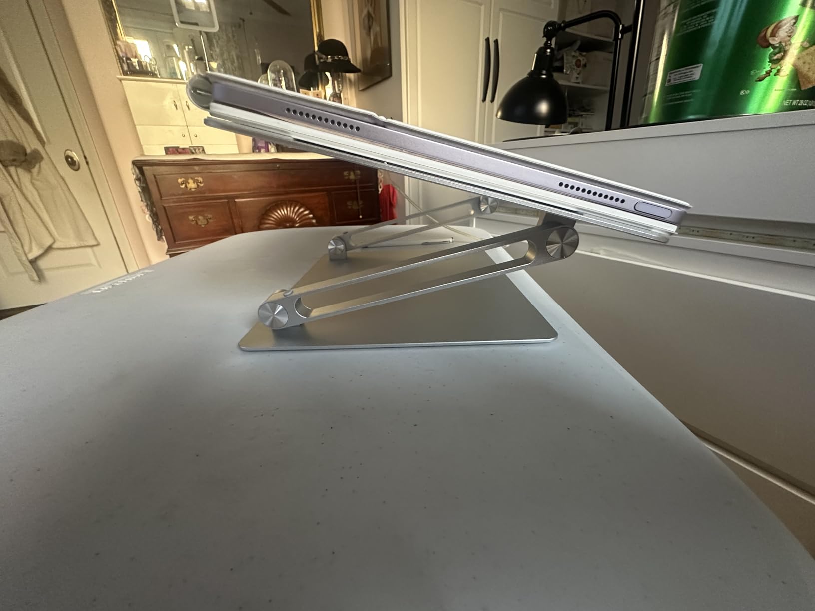 Lamicall Adjustable Laptop Stand, Portable Laptop Riser, Aluminum Laptop Stand for Desk Foldable, Ergonomic Computer Notebook Stand Holder for MacBook Air Pro, Dell XPS, HP (10-17.3'')- Silver customer photo 1