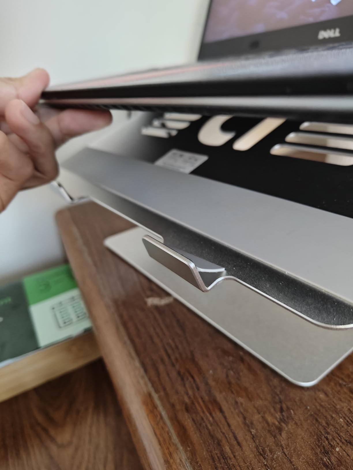 Lamicall Adjustable Laptop Stand, Portable Laptop Riser, Aluminum Laptop Stand for Desk Foldable, Ergonomic Computer Notebook Stand Holder for MacBook Air Pro, Dell XPS, HP (10-17.3'')- Silver customer photo 2