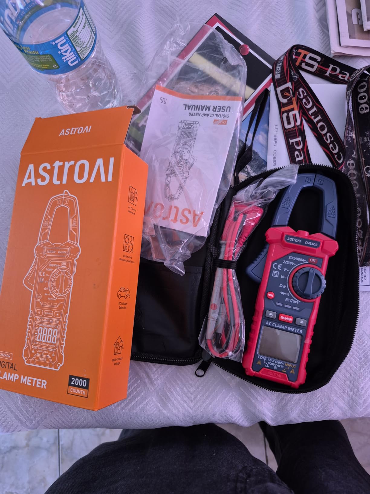 AstroAI Digital Clamp Meter Multimeter 4000 Counts Auto-ranging Amp Tester Measuring AC/DC Voltage & Current, Resistance, Capacitance, Frequency, Continuity, Live Wire Test, NCV Detection, Blue customer photo 1