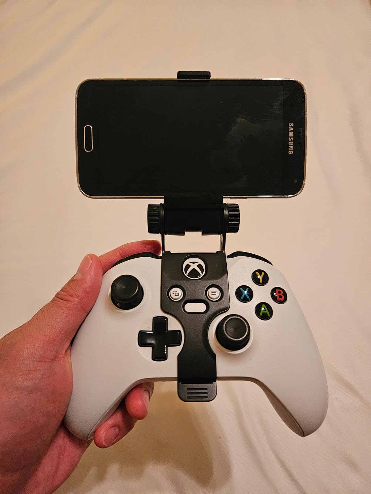 Orzly Xbox Series X Controller Mobile Gaming Clip, Xbox Controller Phone Mount Adjustable Phone Holder Clamp Compatible with Xbox Series X|S, Xbox One, Xbox One S, Xbox One X - Carbon Black customer photo 2