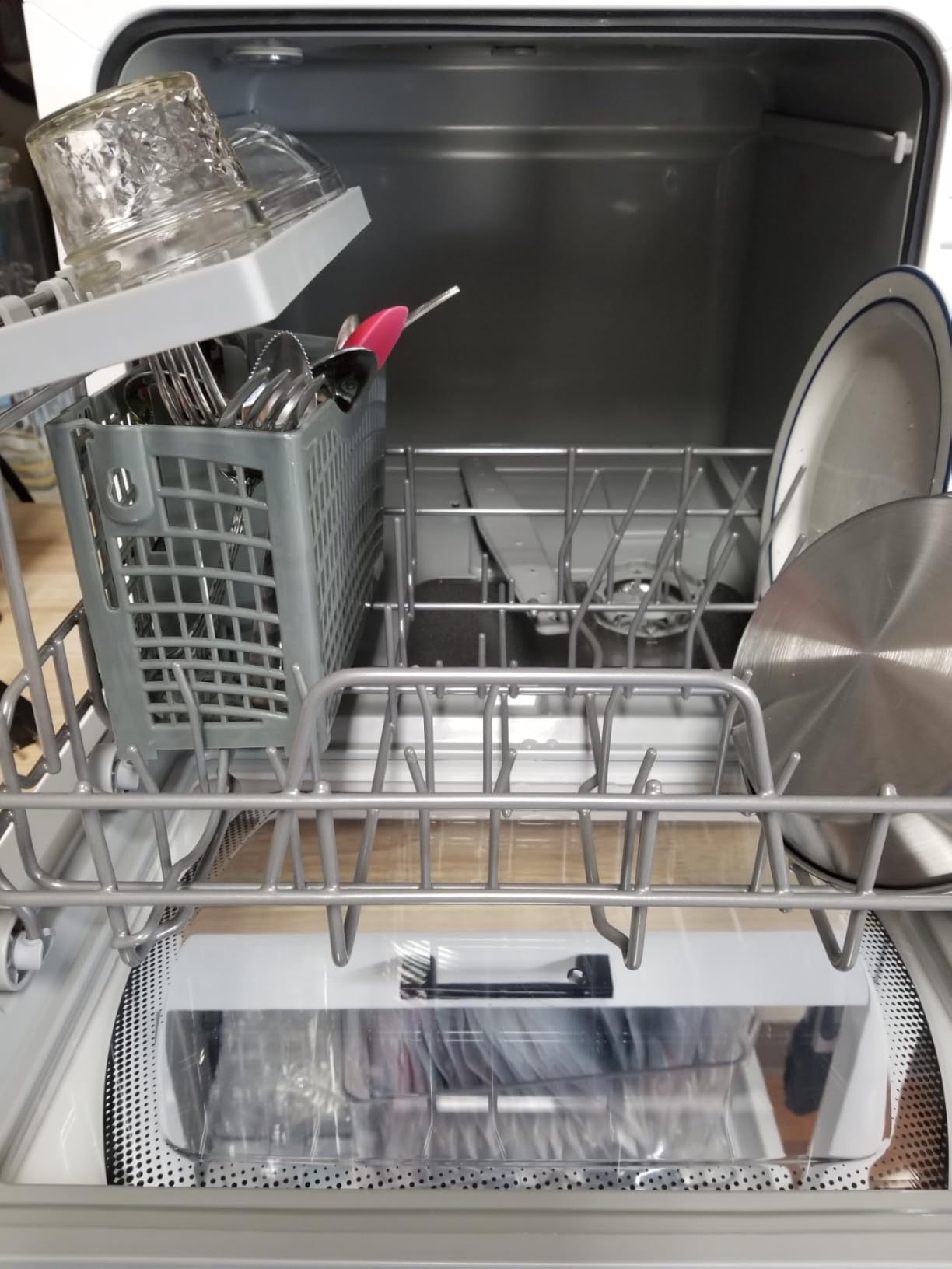 AIRMSEN Portable Countertop Dishwashers, 5 Washing Programs Mini Dishwashers with 5 L Built-in Water Tank and Double-layered Glass Door, No Hookup Needed for Home, Apartments & RVs customer photo 1