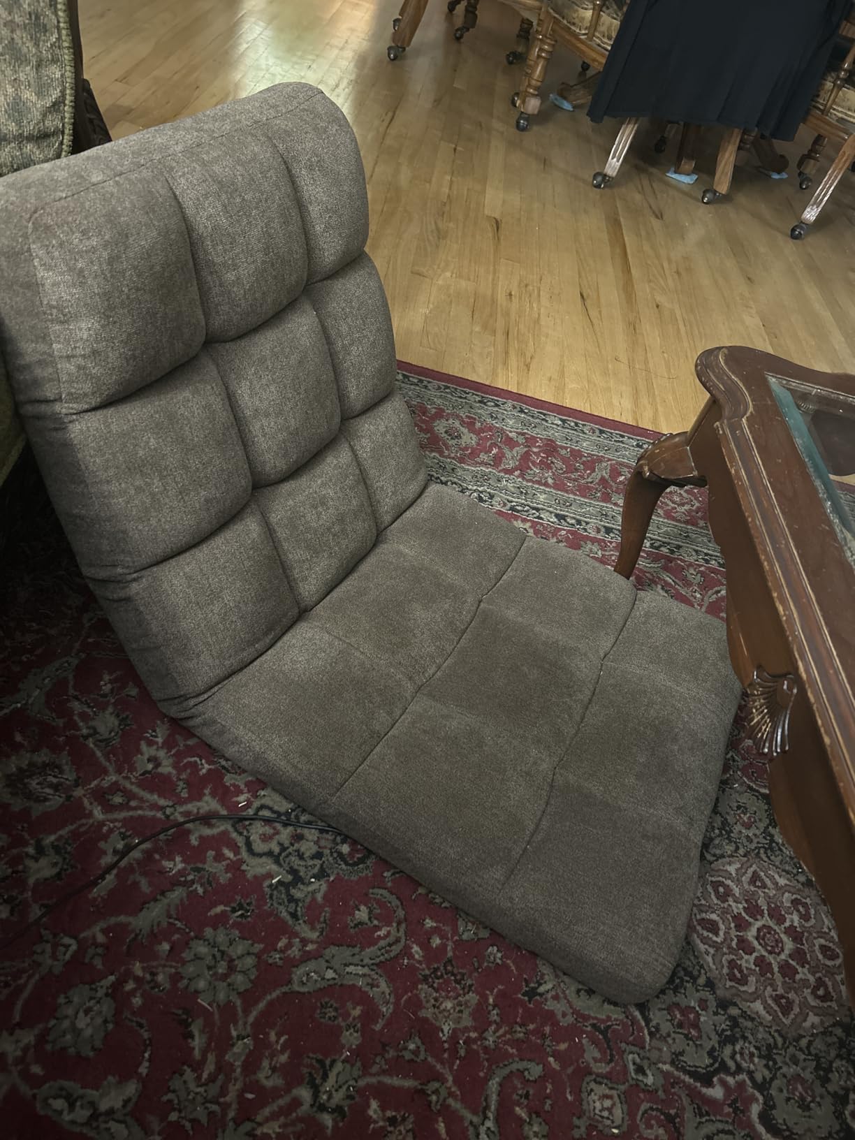 Yaheetech Floor Folding Chair with Back Support, Padded Folding Gaming Sofa Chair with 14 Adjustable Backrest, Adults Couch Recliner, Floor Seating Lounge Chair, Armless Meditation Chair, Gray customer photo 2