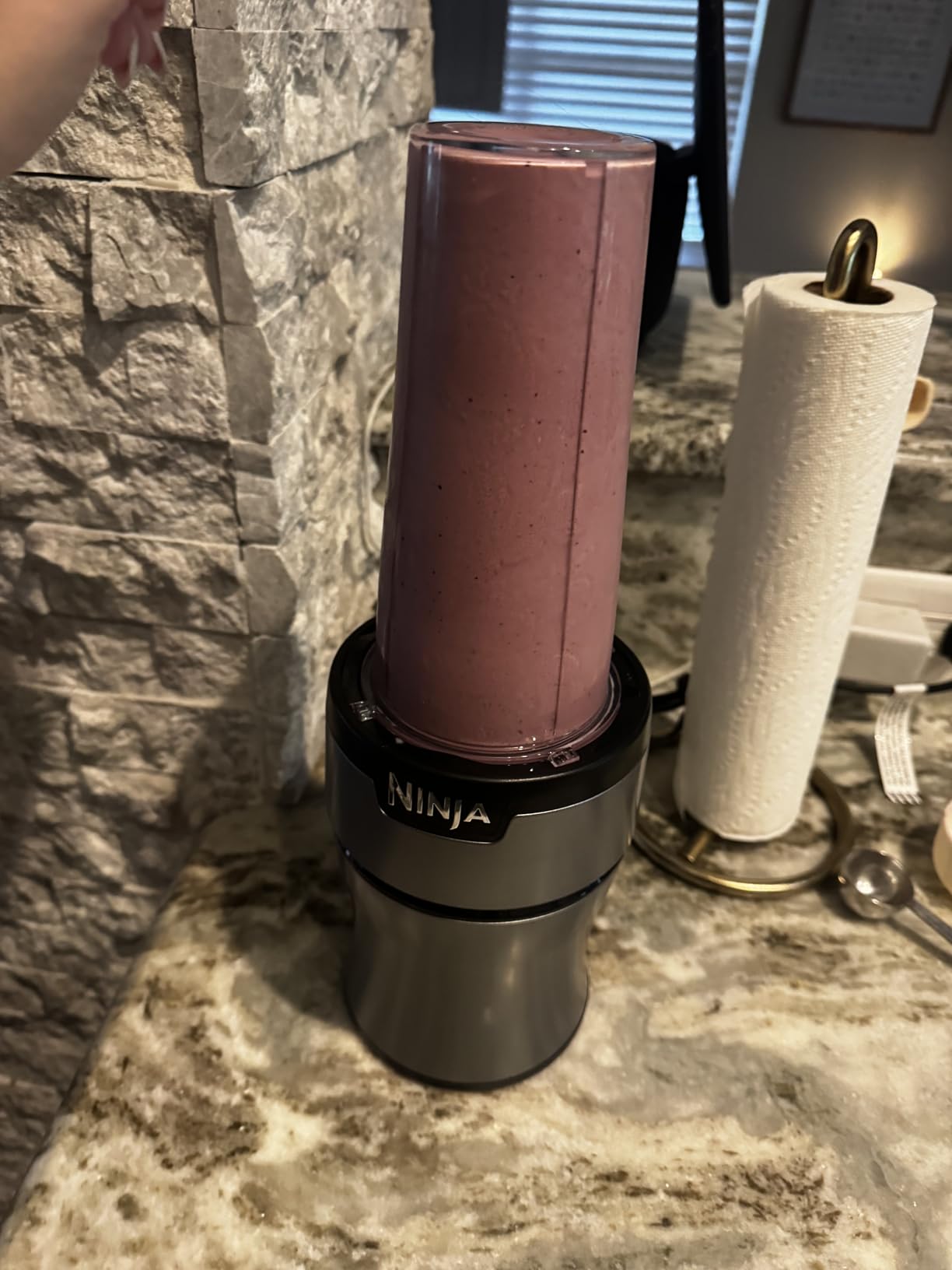 Ninja | Blender | Nutri Pro | Single Serve | For Smoothies, Salsa, Shakes and Frozen Drinks | Includes 2 Smoothie Cups & Lids | Crushes Ice, Fruit & Veggies | Silver | BN401 customer photo 1