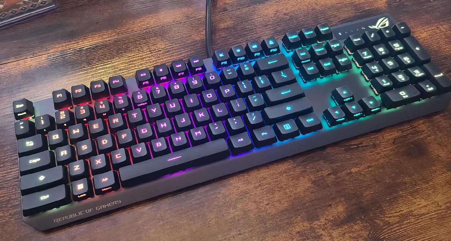 ROG Strix Scope RX Gaming Mechanical Keyboard, Red Optical Switches, USB 2.0 Passthrough, 2X Wider Ctrl Key, Aura Sync, Armoury Crate RGB Lighting, Black customer photo 1