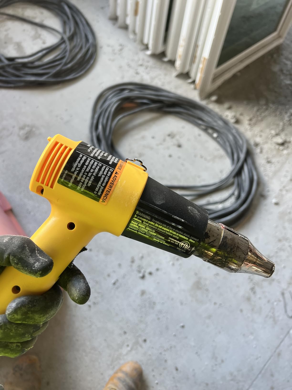 Wagner Spraytech 2417344 HT1000 Heat Gun Kit, 3 Nozzles Included, 2 Temp Settings 750°F & 1000°F, Great for Shrink Wrap, Soften Paint, Bend Plastic Pipes, Loosen Bolts and More customer photo 1