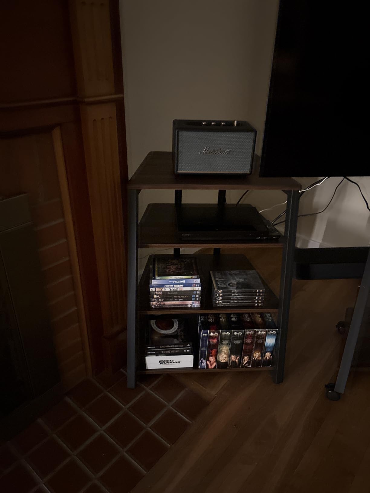 FITUEYES 4-Tier AV Media Stand Corner Shelf for Record Player HiFi, Walnut customer photo 2