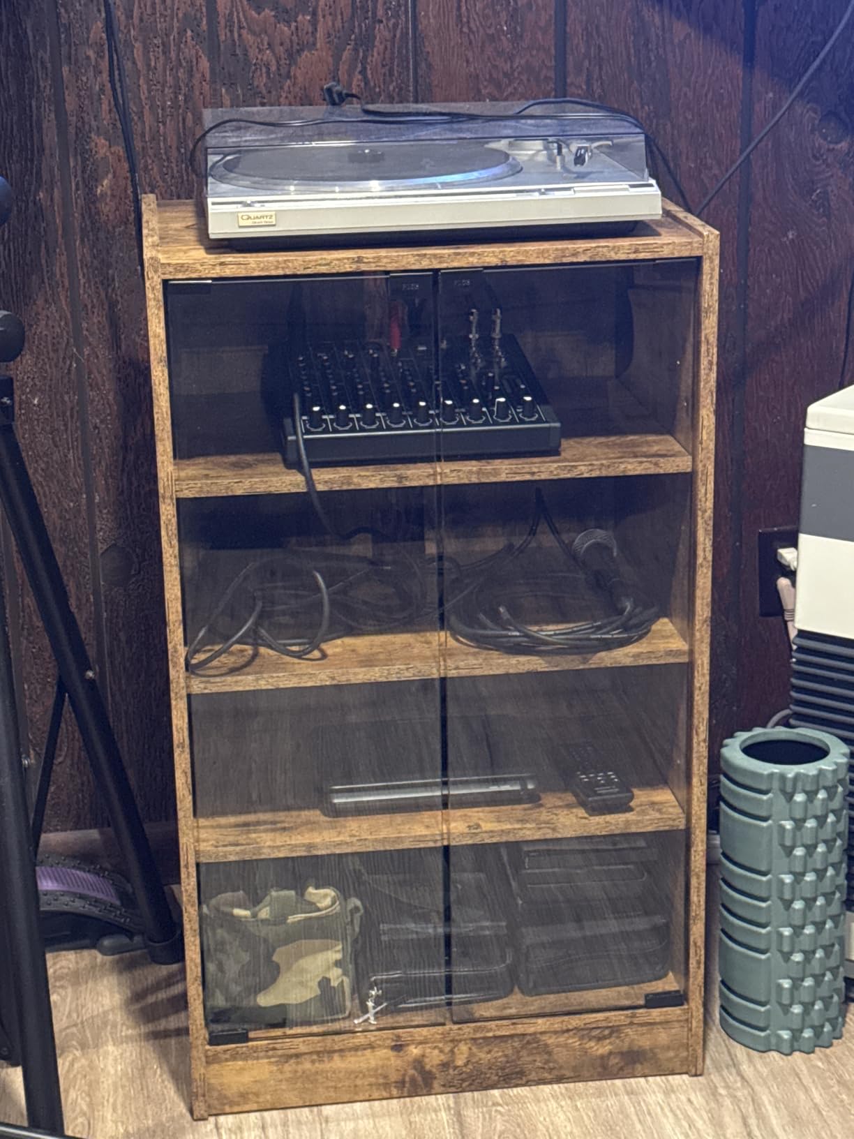 HOMCOM Media Cabinet, 4-Tier Stereo Cabinet for Vinyl Record Player, Gaming Console, AV Record Player Stand with Adjustable Shelves, Push-to-Open Glass Doors and Cable Management customer photo 1