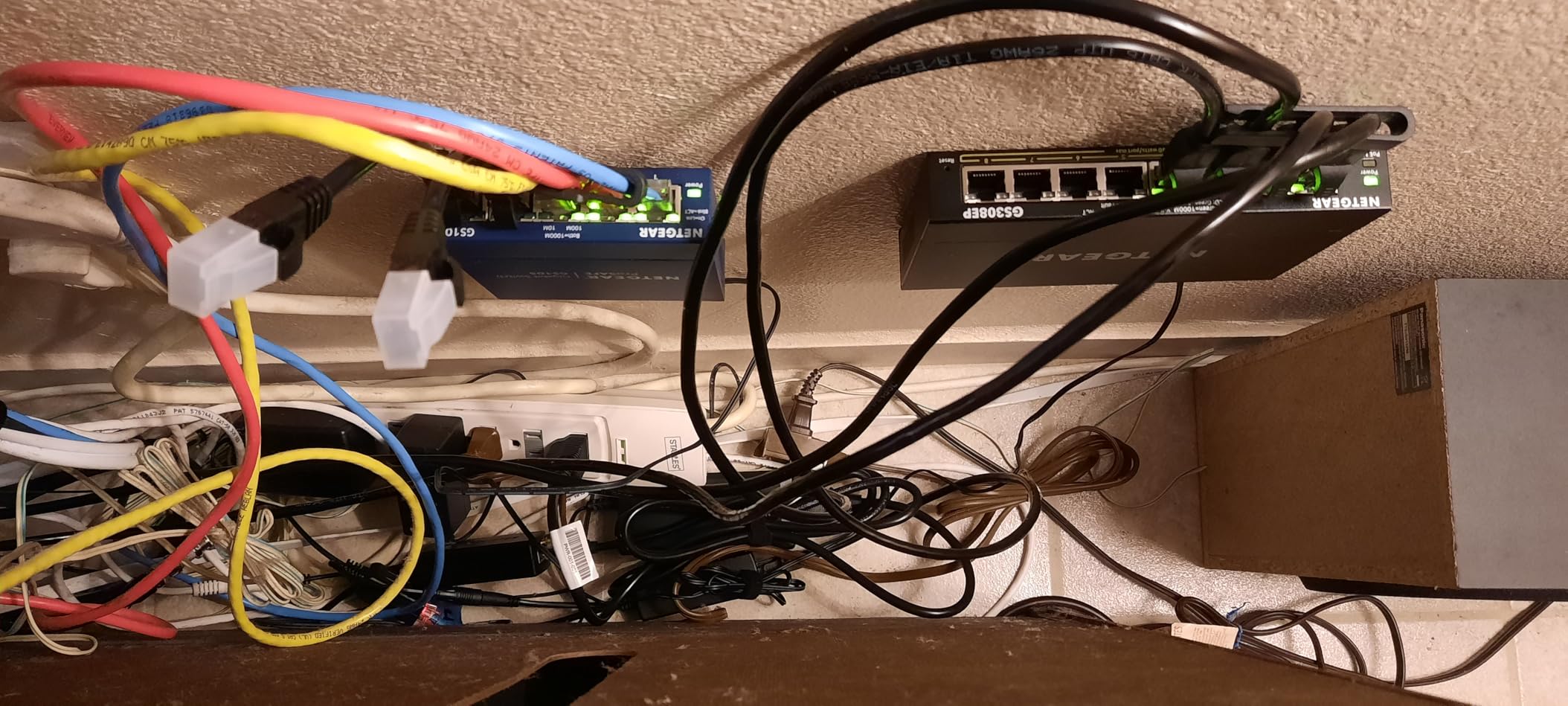 NETGEAR 16-Port PoE Gigabit Ethernet Easy Smart Managed Essentials Switch (GS316EP) - Managed, with 15 x PoE+ @ 180W, 1 x 1G SFP Port customer photo 1