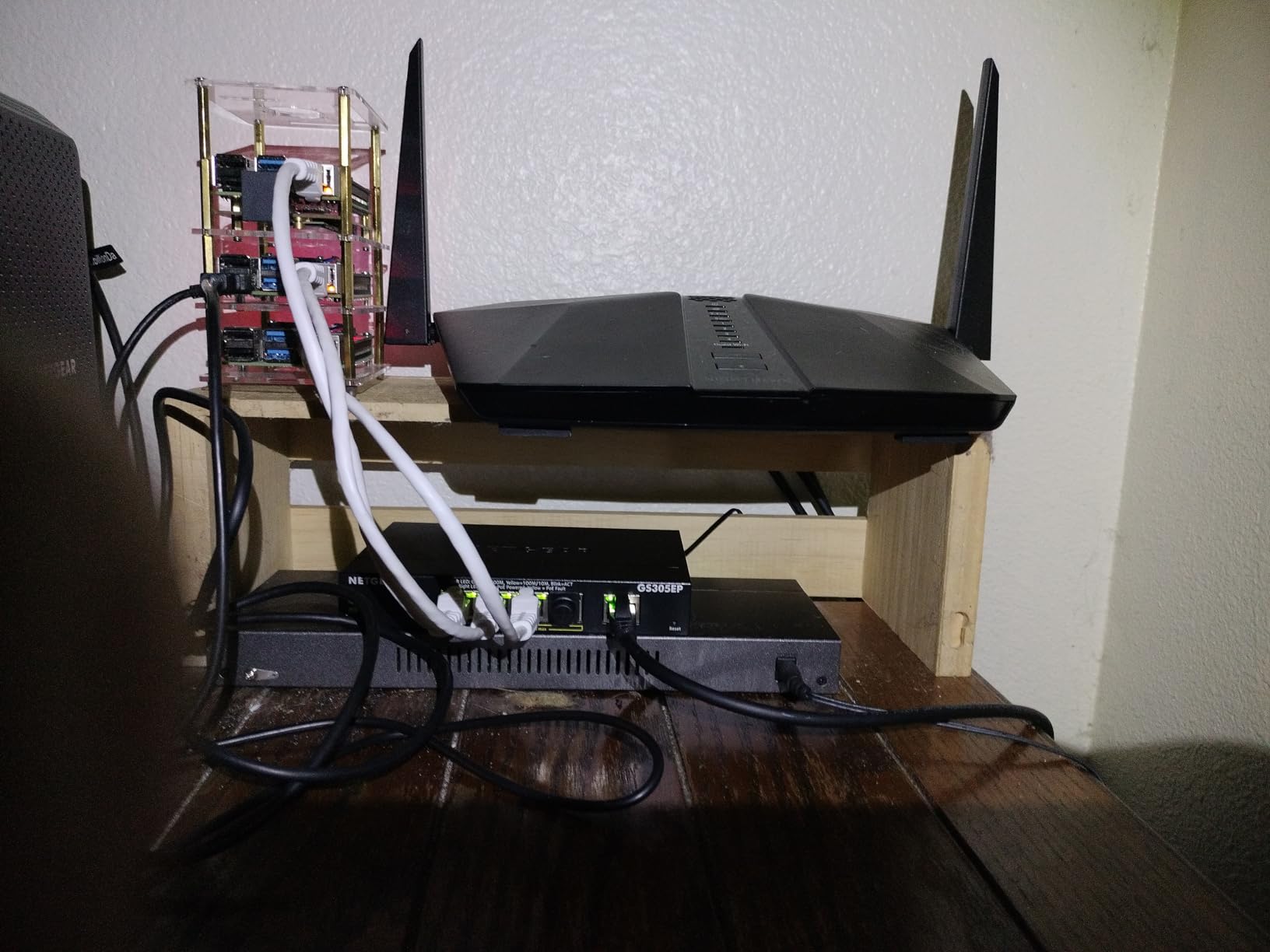 NETGEAR 16-Port PoE Gigabit Ethernet Easy Smart Managed Essentials Switch (GS316EP) - Managed, with 15 x PoE+ @ 180W, 1 x 1G SFP Port customer photo 2