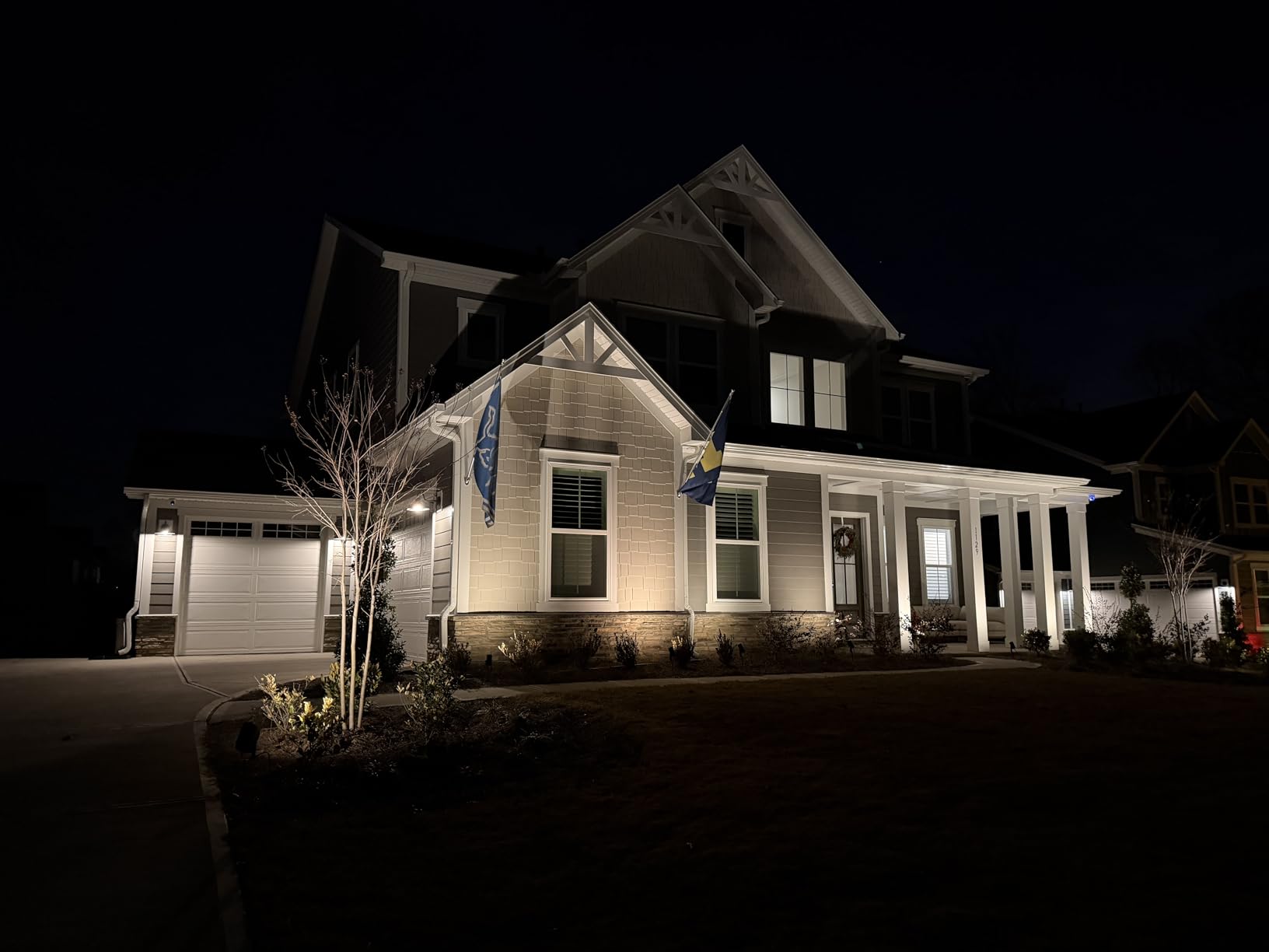 Philips Hue Lily Outdoor Smart Spotlight Base Kit, 3 Pack, White and Color Ambiance LED Walkway Lights, Low Voltage Landscape Lighting, Requires Bridge, Control with App & Voice, Weatherproof customer photo 2