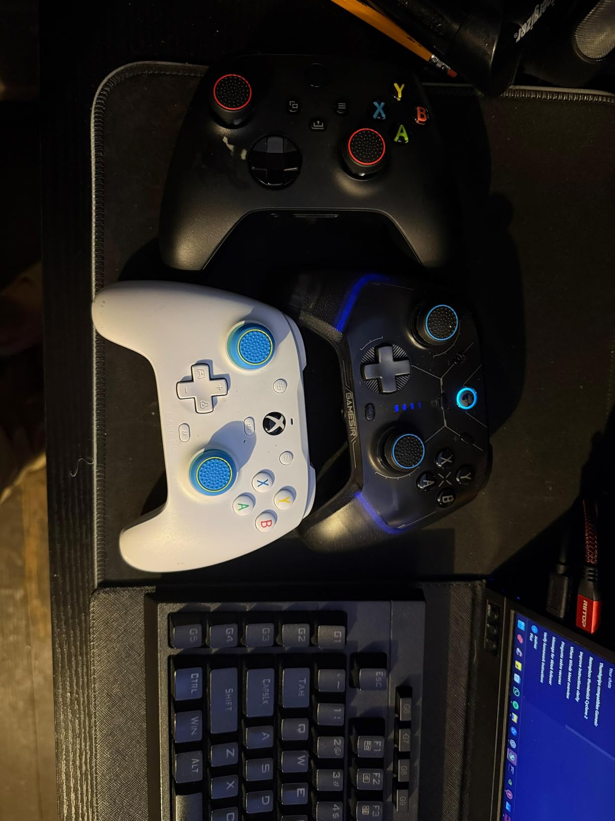 MatoSan 20 Thumbstick Grip Caps - Universal Silicone Controller Covers - Enhanced Grip, Precision & Protection - Anti-Slip Joystick Accessories for All Modern Game Controllers customer photo 1