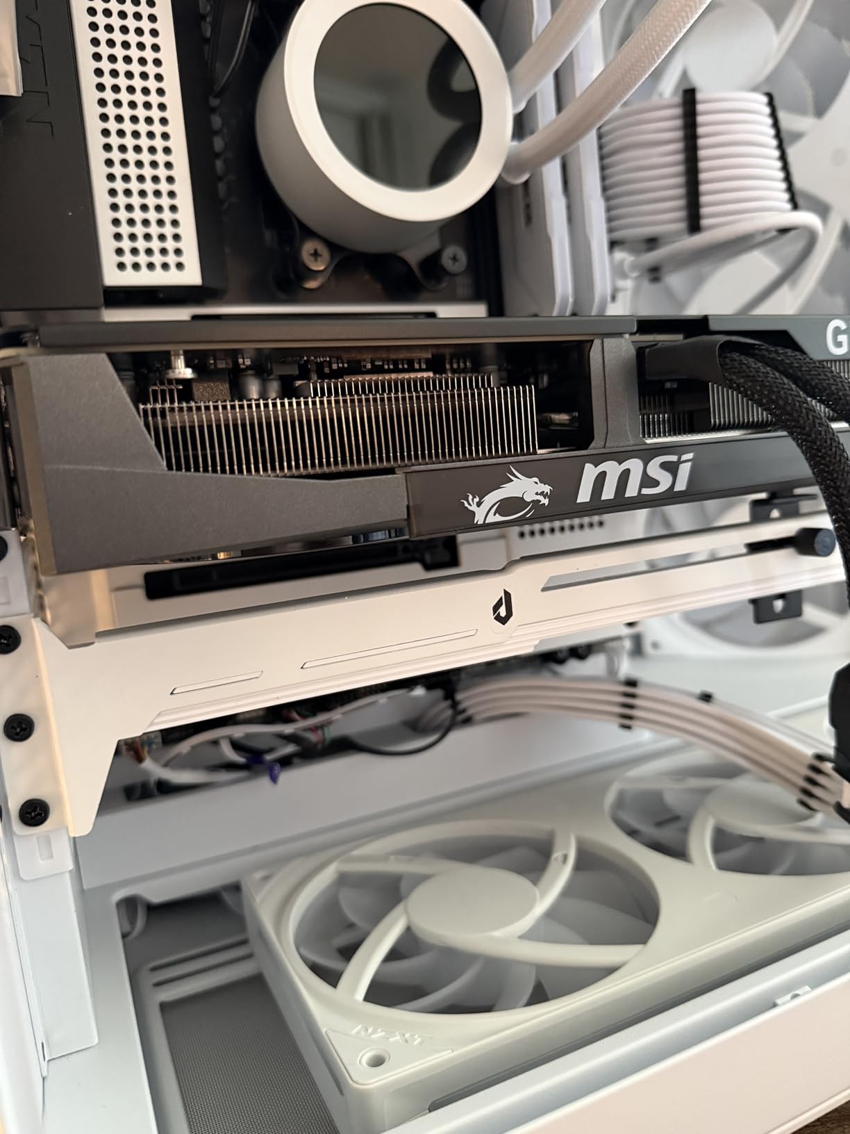 upHere 5V Addressable RGB White Graphics Card GPU Brace Support Video Card Sag Holder,Built-in 5V ARGB Strip,Adjustable Length and Height Support,G276WTARGB customer photo 1