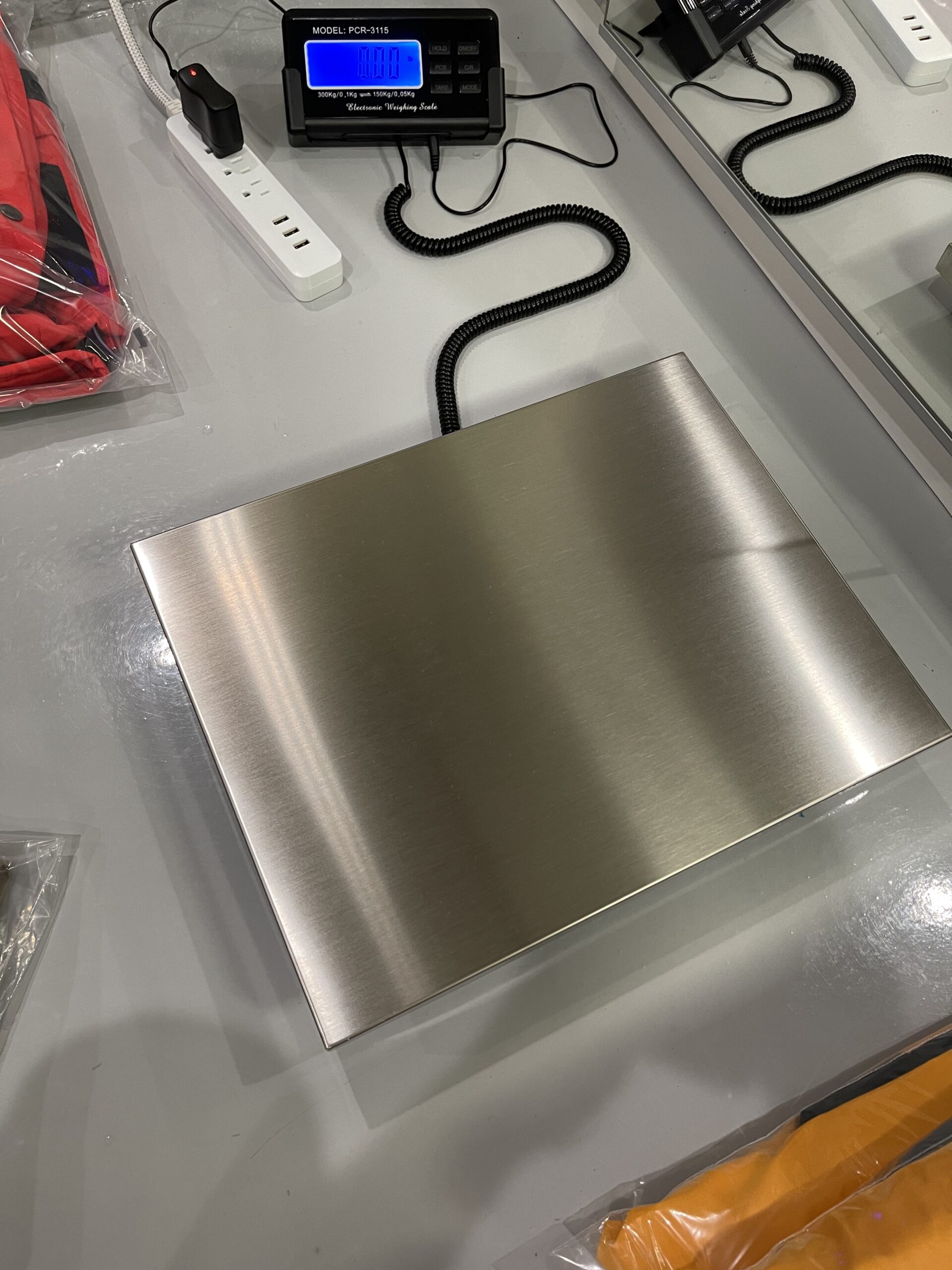 SurmountWay Shipping Scale 660lbs LCD Digital Platform Heavy Duty Portable Stainless Platform for Postal Shipping Scale Industrial Floor Scale W/ 14