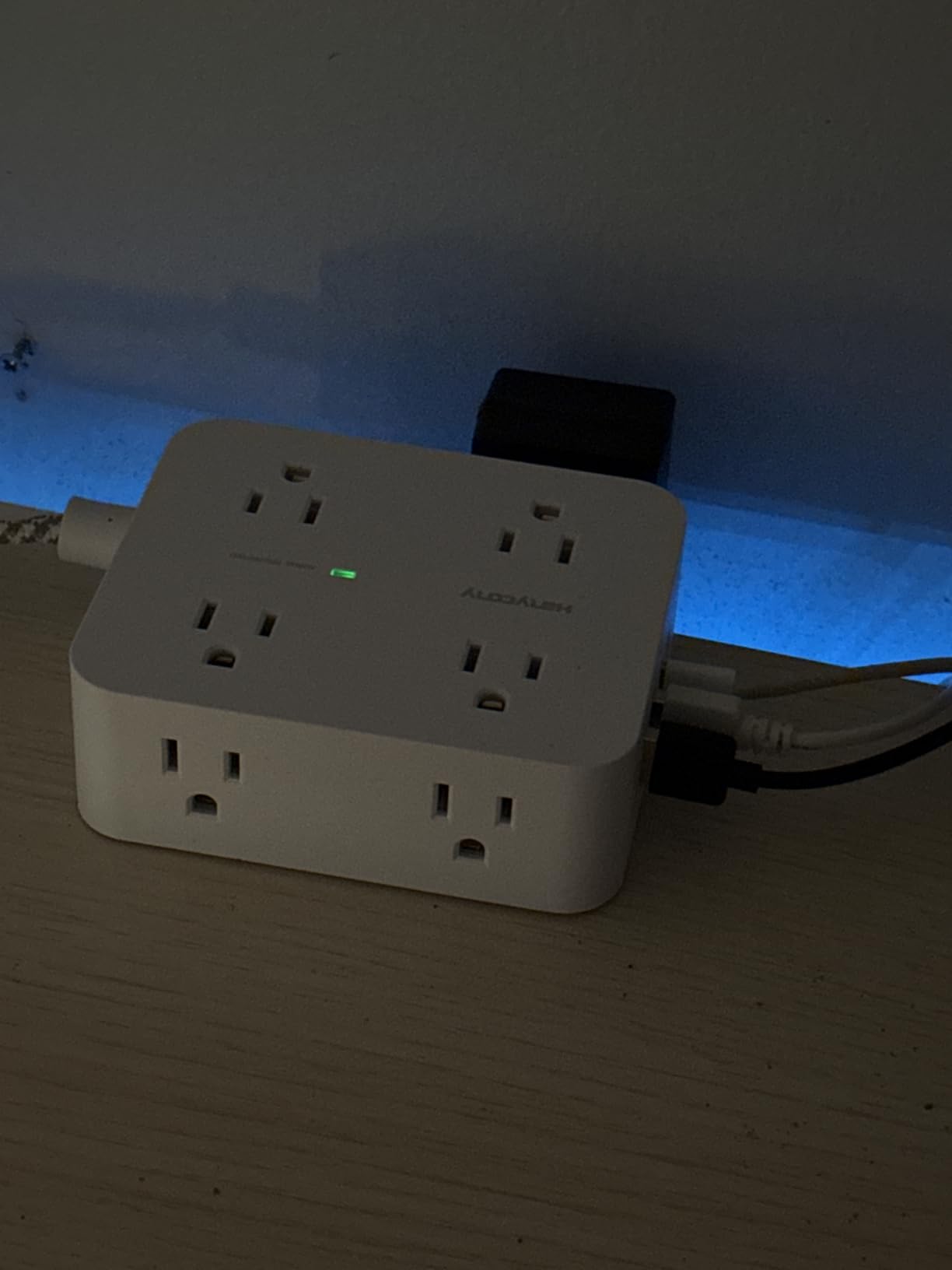 Surge Protector Power Strip - HANYCONY 8 Outlets 4 USB (2 USB C) Charging Ports, Multi Plug Outlet Extender, 5Ft Braided Extension Cord, Flat Plug Wall Mount Desk Charging Station for Home Office ETL customer photo 2