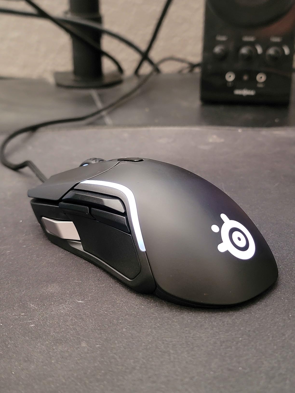 SteelSeries Rival 5 Gaming Mouse with PrismSync RGB Lighting and 9 Programmable Buttons - FPS, MOBA, MMO, Battle Royale - 18,000 CPI TrueMove Air Optical Sensor - Black customer photo 1