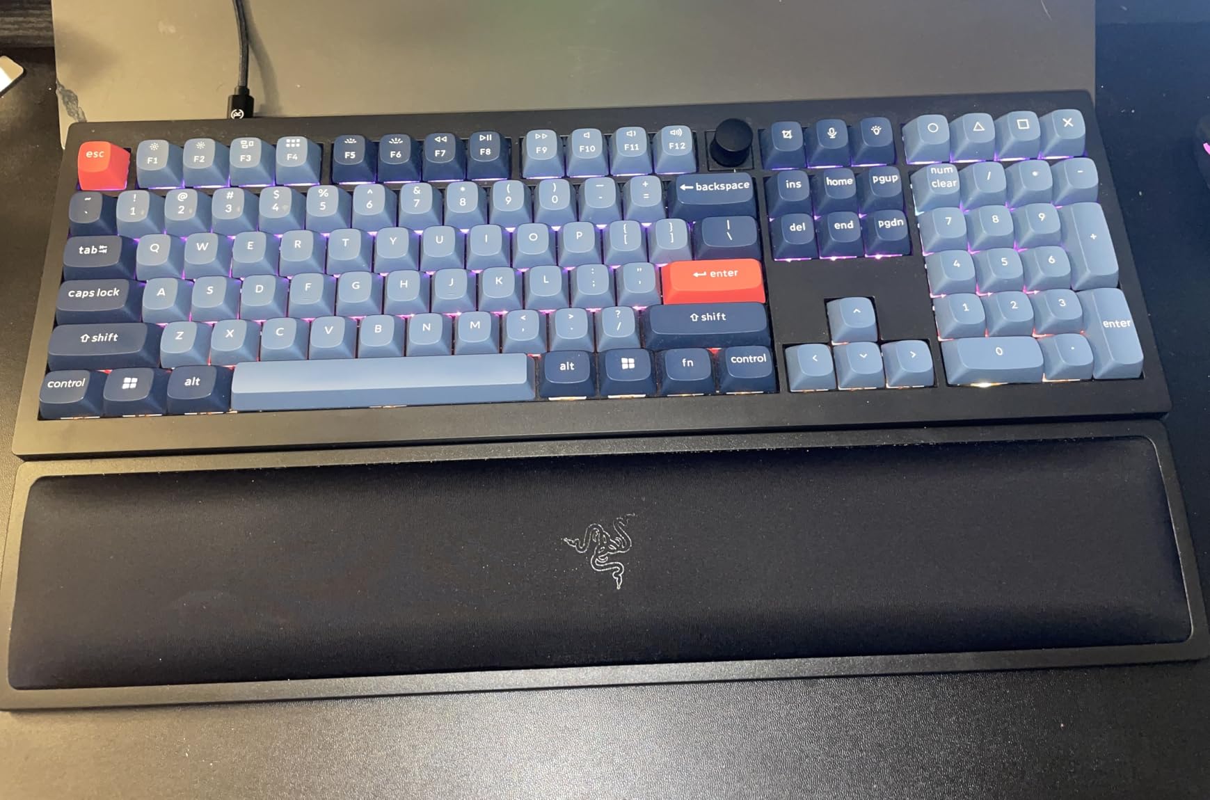 Razer Ergonomic Wrist Rest for Mini Keyboards: Plush Leatherette Memory Foam Cushion - Anti-Slip Rubber Feet customer photo 1