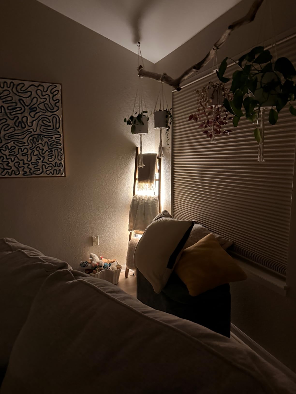 Govee RGBIC Floor Lamp Basic, 1000lm LED Corner Lamp Compatible with SmartThings, Alexa, and Matter, Modern Floor Lamp with Music Sync and 16 Million DIY Colors, Standing Lamp for Bedroom Living Room customer photo 1