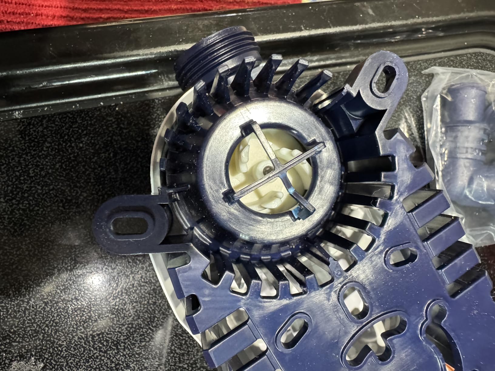 Attwood Sahara MK2 Automatic Bilge Pump - 800 GPH, 12V, Advanced Automatic Sensing Technology customer photo 1