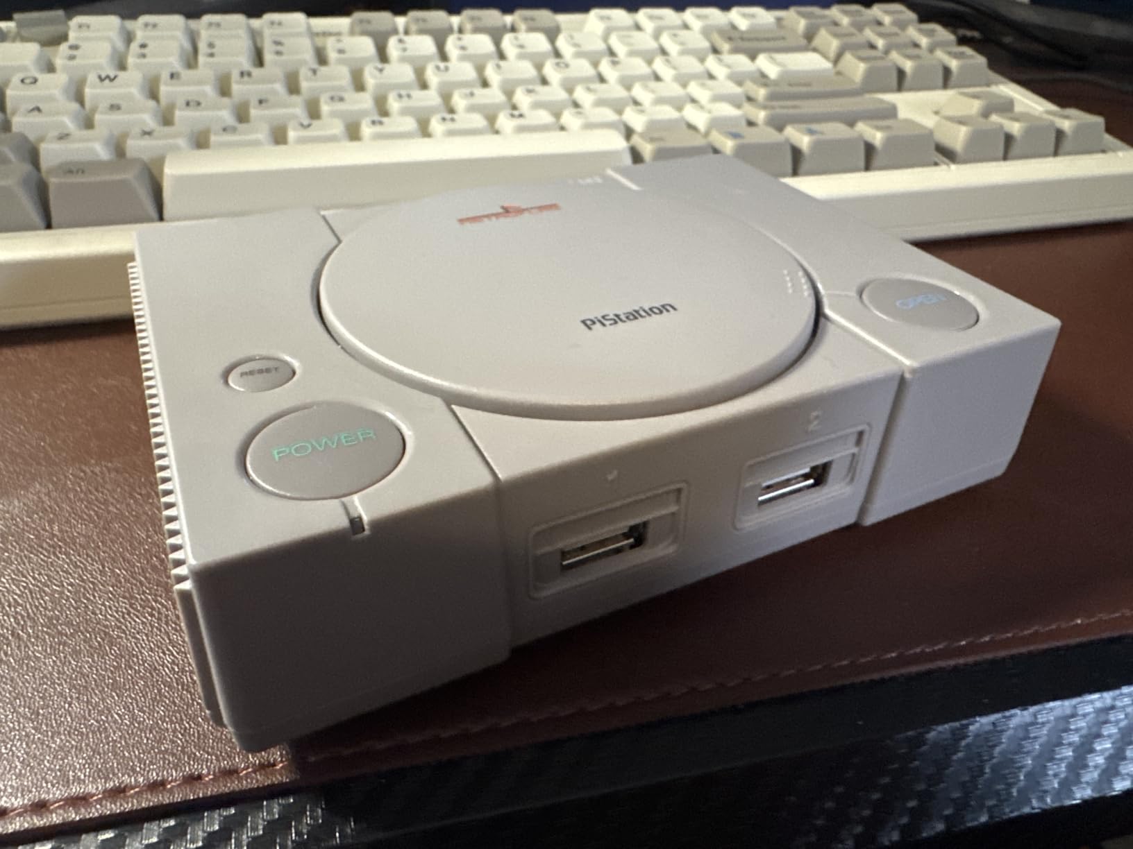 RETROFLAG Station Case for Raspberry Pi 4 with Safe Shutdown Safe Reset, Easy Entry Ports and Side Access to SD Card, Fully Functioning LED's, Classic Design customer photo 1