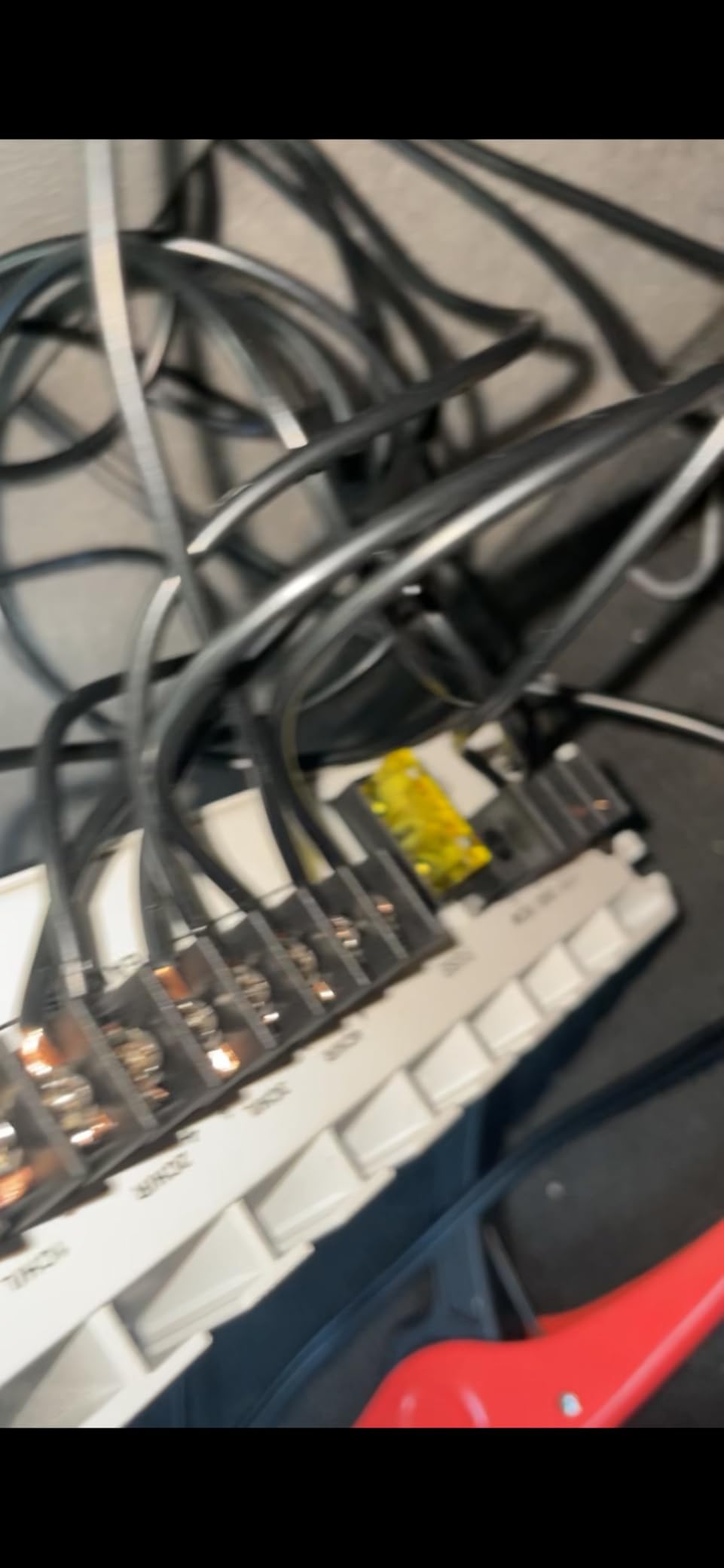 Pyle Hydra Marine 400W 4-Channel Amplifier - Waterproof with Dual MOSFET Power Supply - GAIN level Controls - RCA Input - LED Indicator - Compact Design for Boat/Vehicle Audio - PLMRA402 customer photo 2