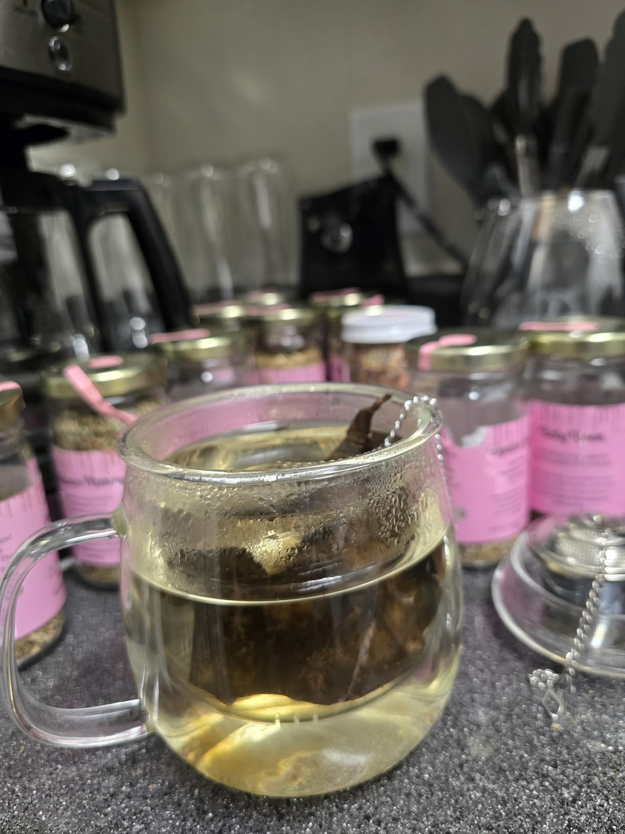 Glass Tea Cup with Infuser and Lid, 17.6oz/520ml Large Borosilicate Teacup,Tea Glass, Clear Mug for Loose Leaf Tea, Blooming Tea, Microwave & Dishwasher Safe - Tea Maker Gift for Birthday. customer photo 1