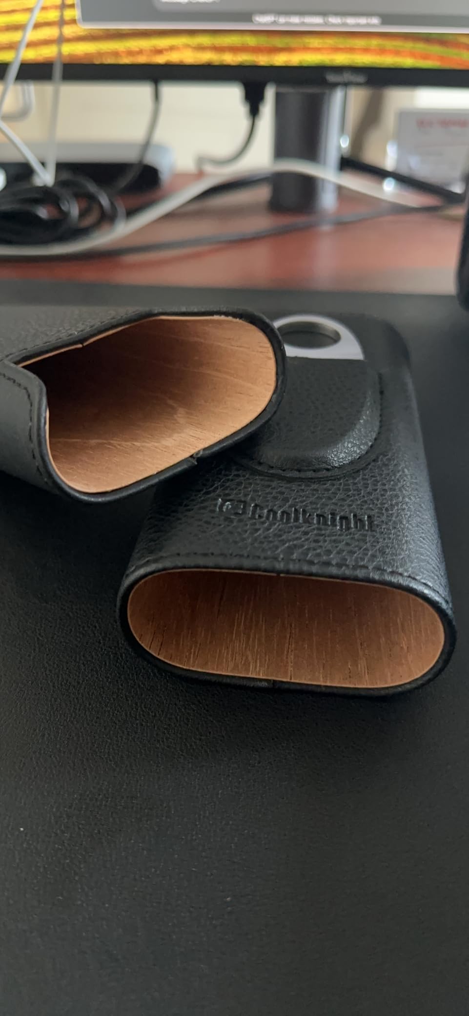 COOL KNIGHT Leather Cigar Case - Cedar Wood Lining Travel Humidors for Cigars - Cigar Accessories Include Stainless Steel Cigar Cutter - Cigar Gift Box for Cigar Lovers (Black) customer photo 1