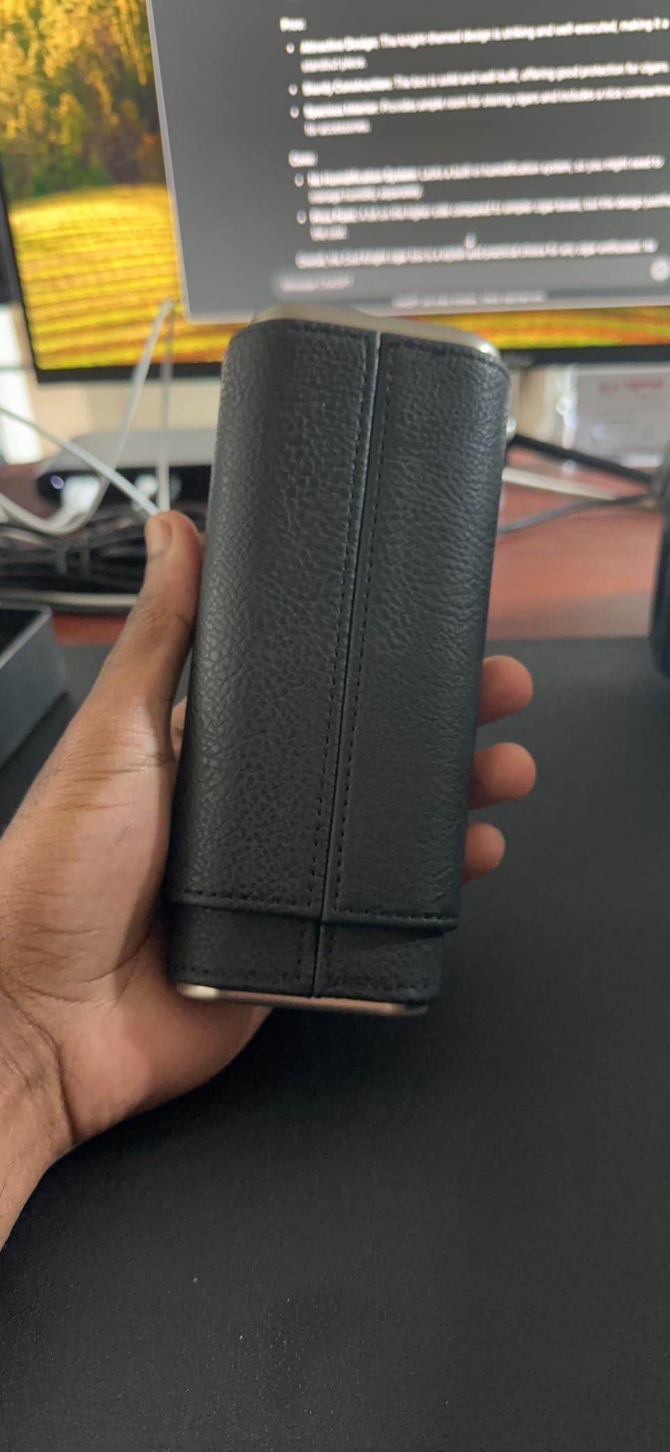 COOL KNIGHT Leather Cigar Case - Cedar Wood Lining Travel Humidors for Cigars - Cigar Accessories Include Stainless Steel Cigar Cutter - Cigar Gift Box for Cigar Lovers (Black) customer photo 2