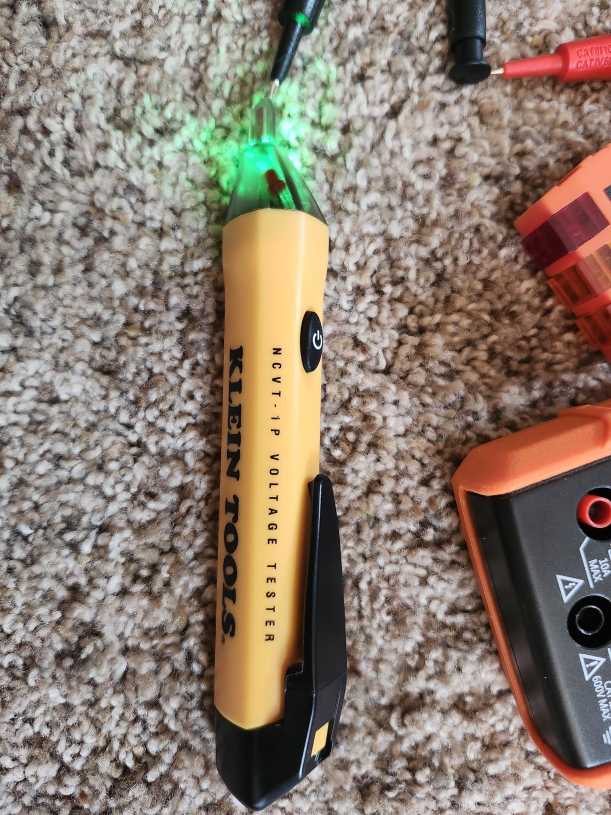 Klein Tools 69149P Electrical Test Kit with Digital Multimeter, Non-Contact Voltage Tester and Electrical Outlet Tester, Leads and Batteries customer photo 2