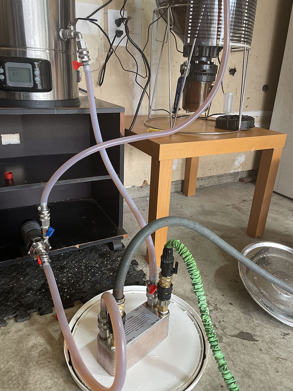 FERRODAY Wort Chiller, 30 Plate 1/2 NPT Plate wort Chiller, Stainless Steel Brazed Plate Heat Exchanger, 1/2 Thread Wort Cooler for Homebrew - 7.3