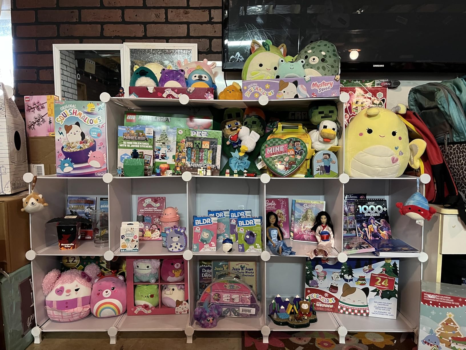 AWTATOS Cube Storage Organizer Storage 12 Cube Bookshelf DIY Plastic Closet Clothes Storage Shelves with Wooden Mallet, Stackable Storage Solution for Home, Bedroom, White customer photo 2