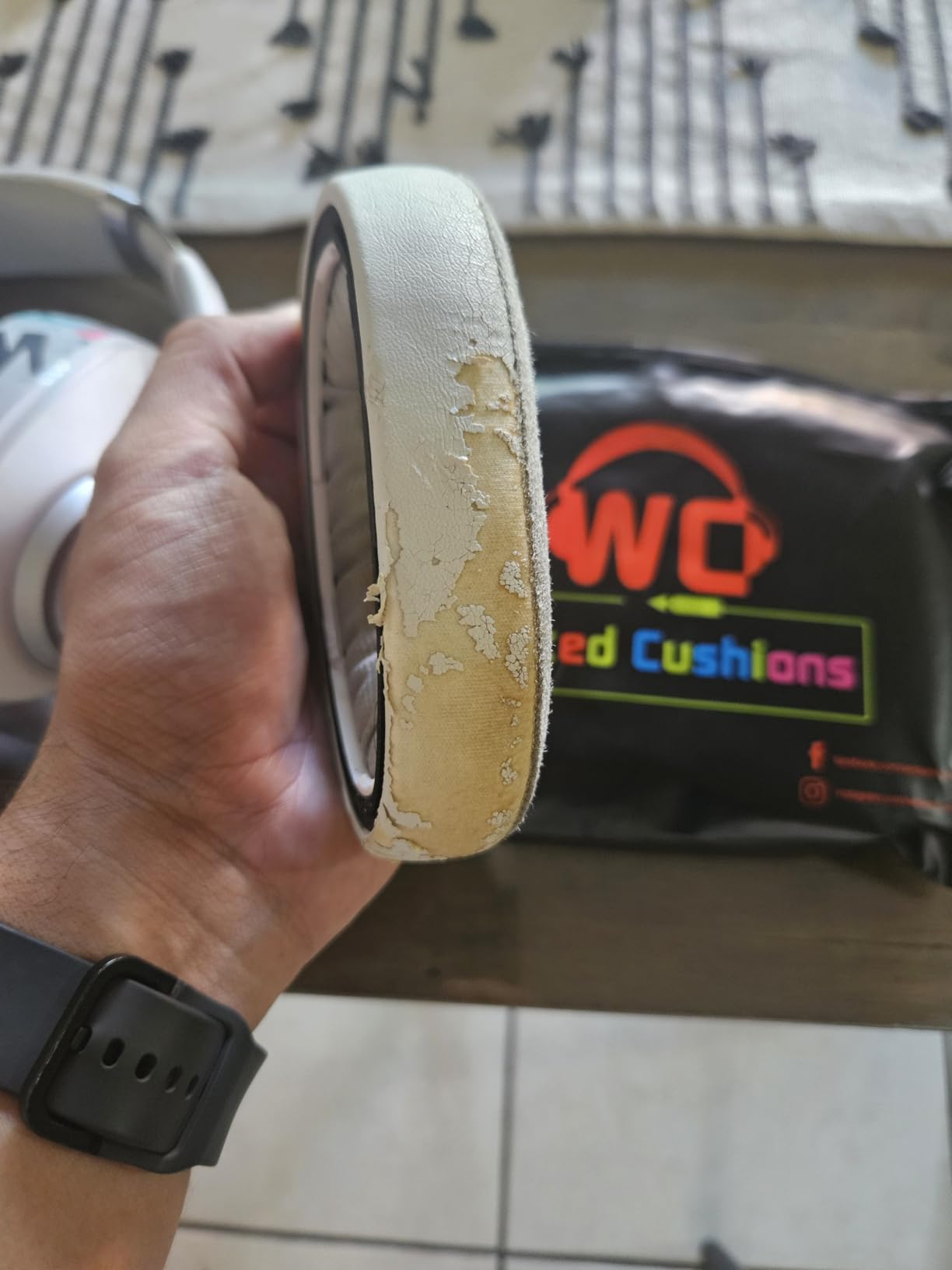 EPOS H6Pro Closed Acoustic Gaming Headset with Mic - Lightweight Over-Ear Design - Lift-to-Mute - Compatible with Xbox, PS4, PS5 & PC - Black customer photo 2