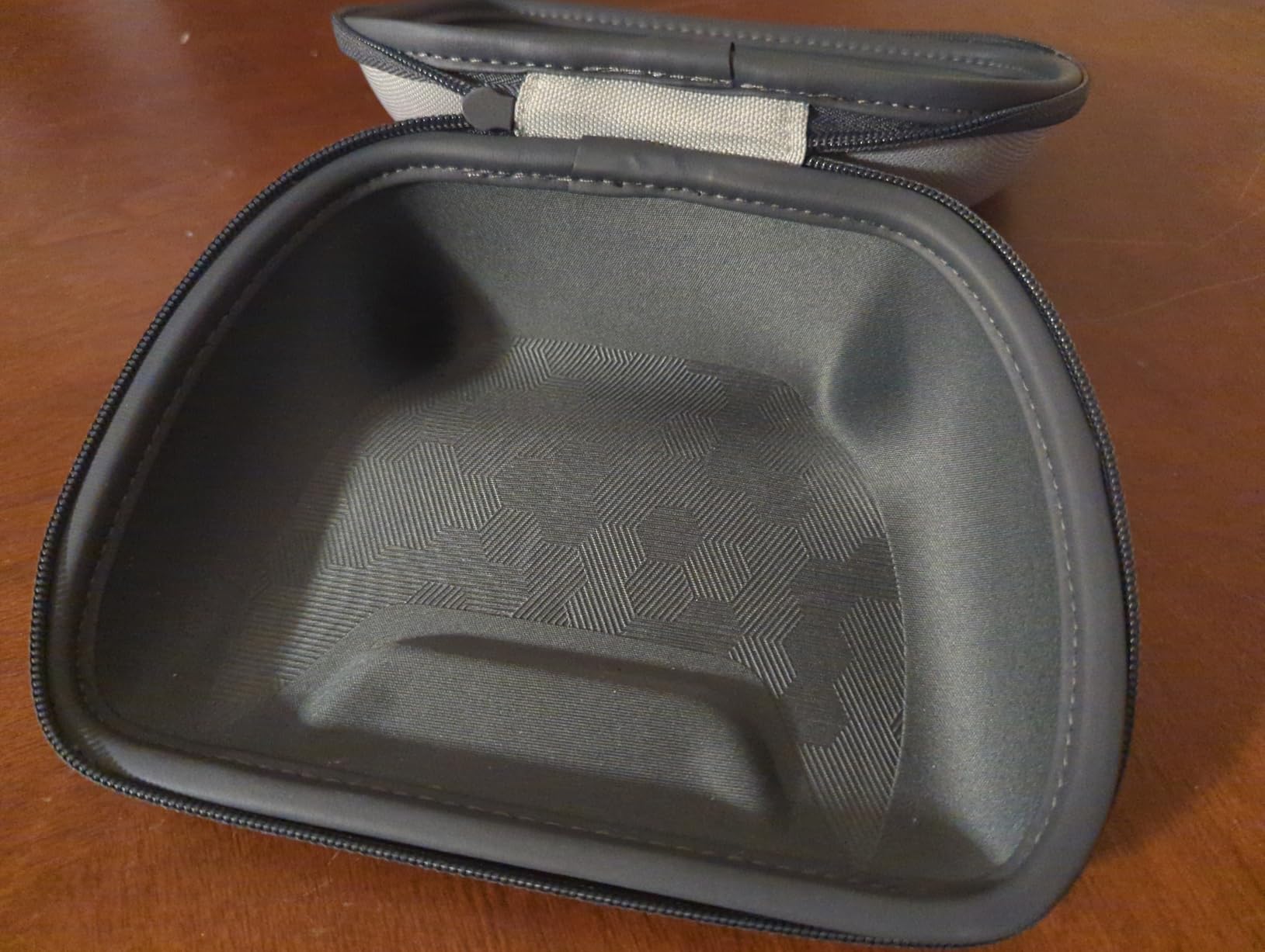 SCUF Universal Controller Protection Case - Travel Storage - Compatible With Xbox One, Xbox Series X, S, PS4, PS5, Xbox One, Nintendo Switch - Light Gray customer photo 2